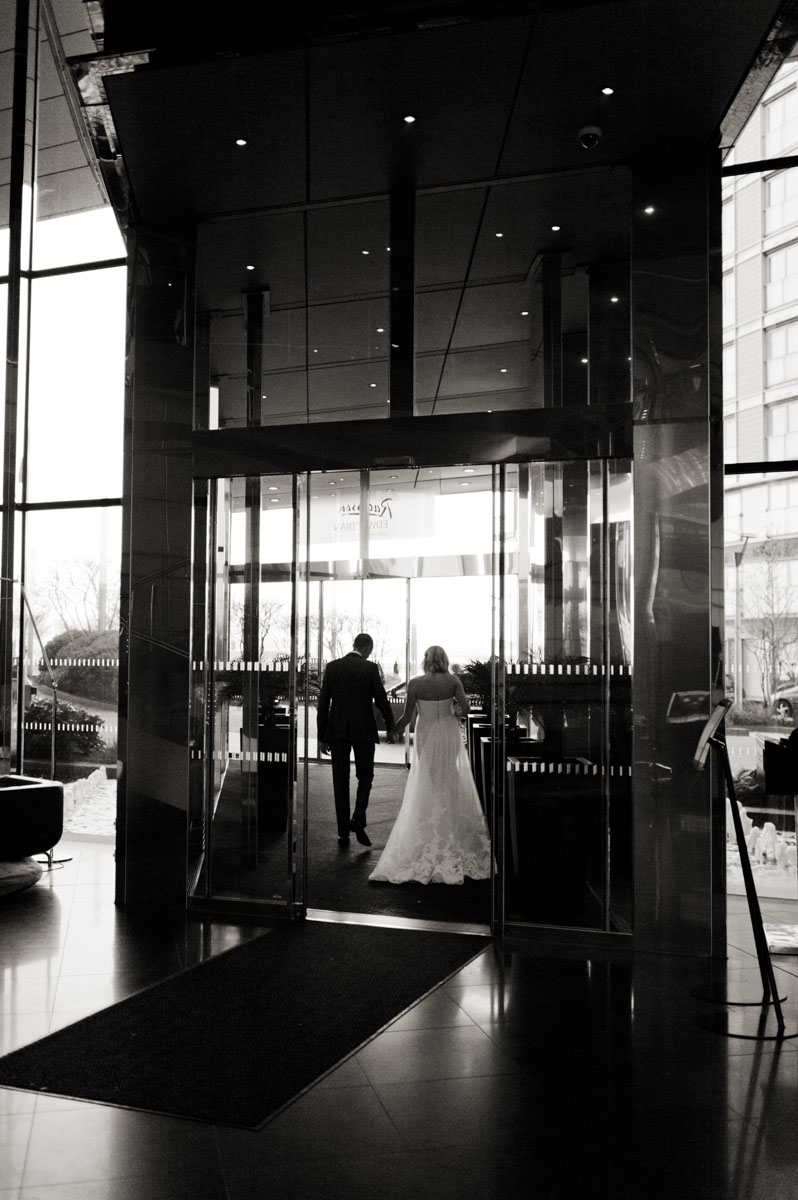 Radisson-Blu-Edwardian-New-Providence-Wharf-Hotel-Wedding-Photography-025.jpg
