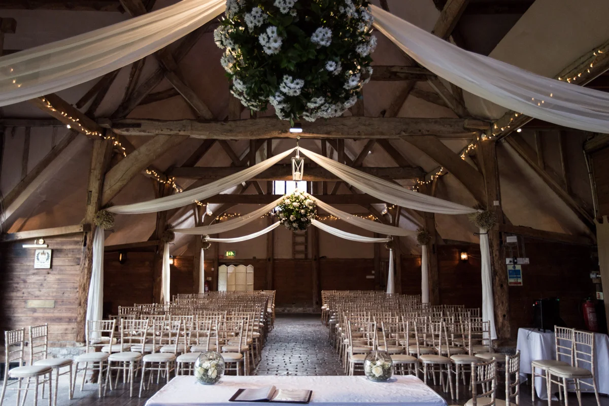 Wedding Photography at Lains Barn 005.jpg