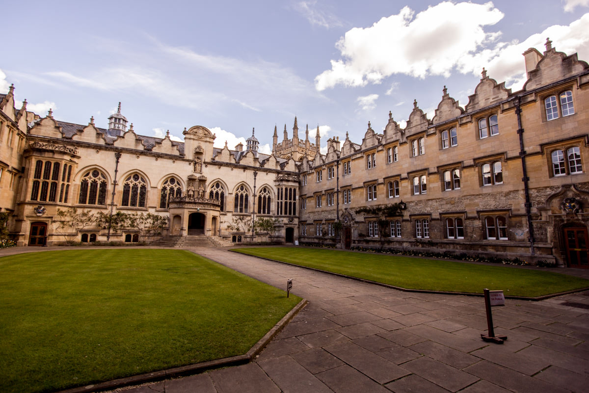 Wedding Photograhy at the Bodeleian Library in Oxford 005.jpg