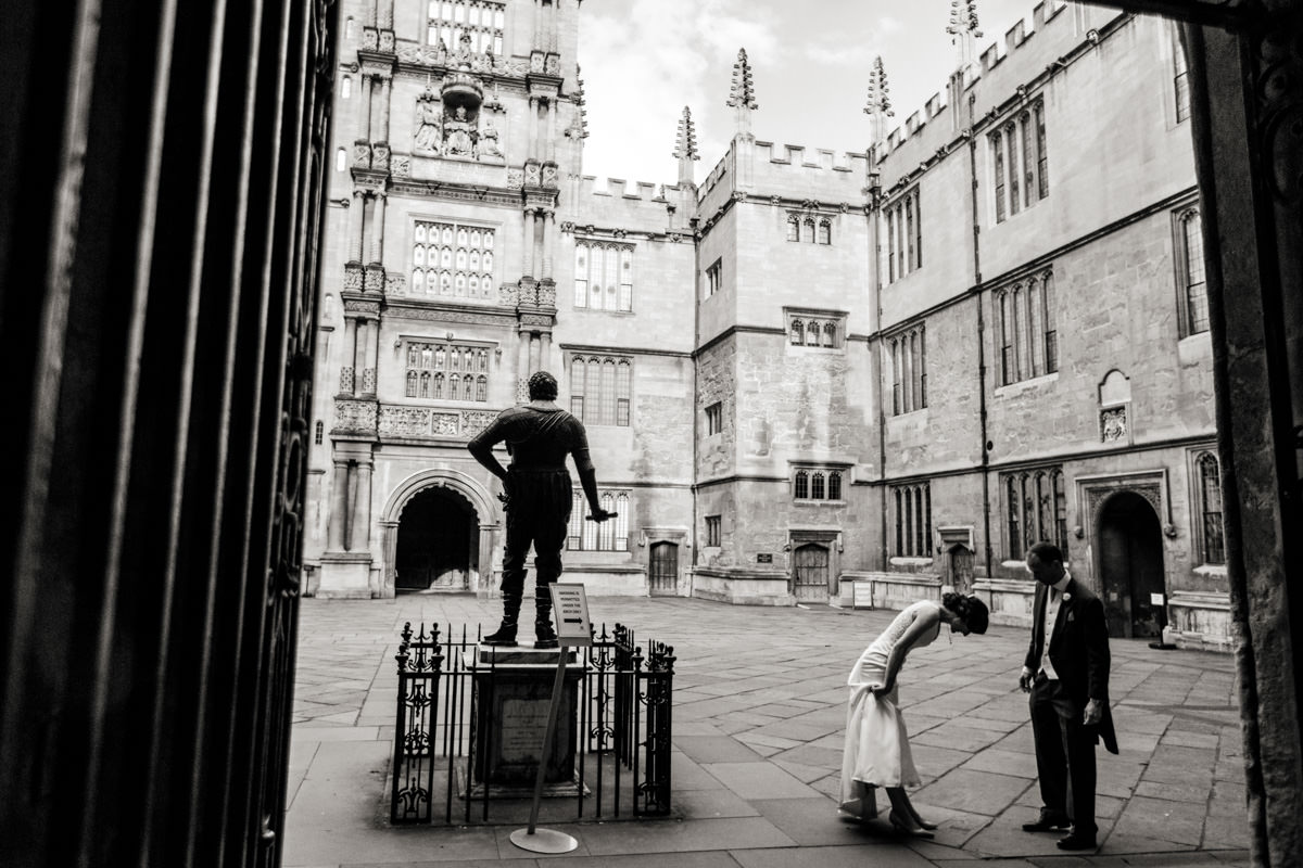 Wedding Photograhy at the Bodeleian Library in Oxford 021.jpg