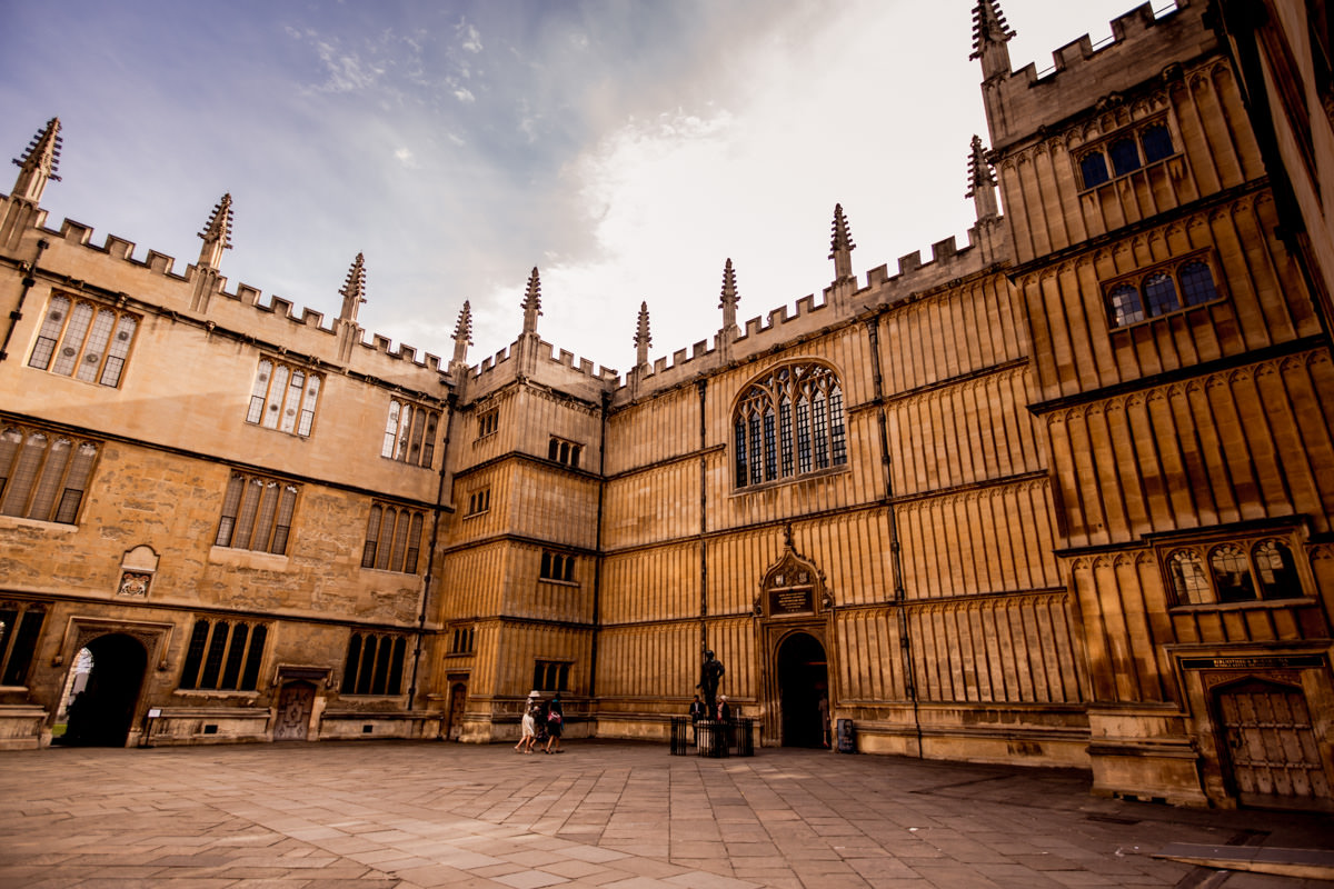 Wedding Photograhy at the Bodeleian Library in Oxford 020.jpg