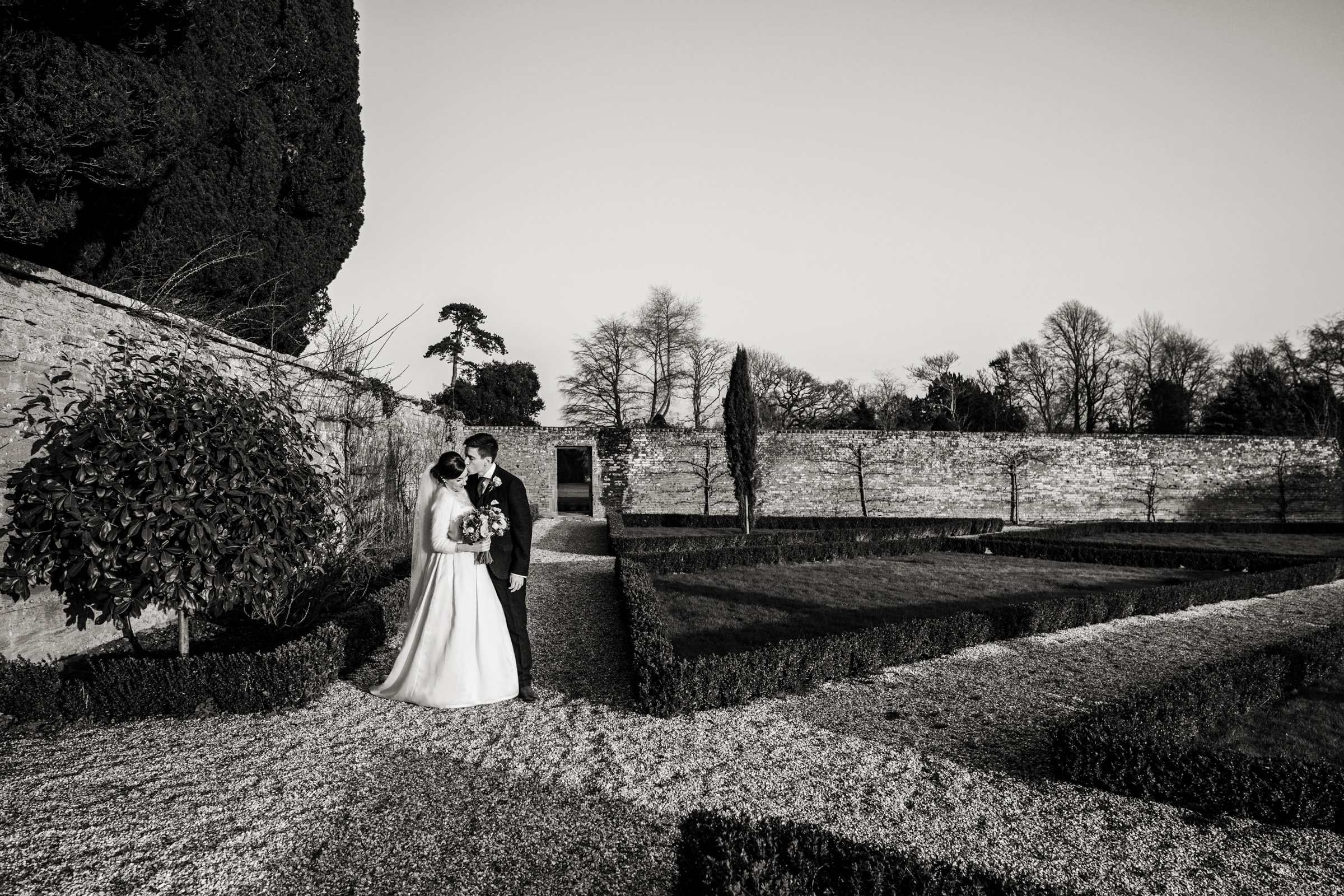 relaxed wedding photography at in somerset 021.jpg