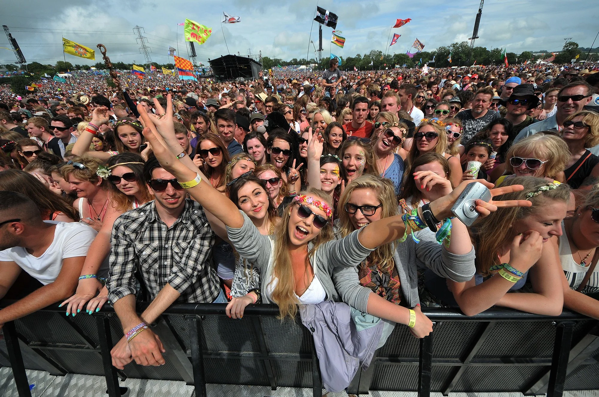 Pyramid stage crowd