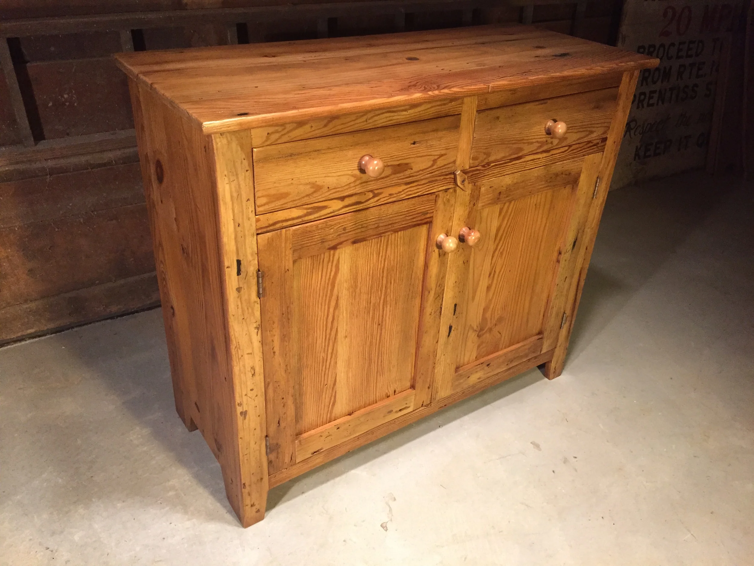42"x18"x36"h 2 over 2 Server finished in Golden Brown
