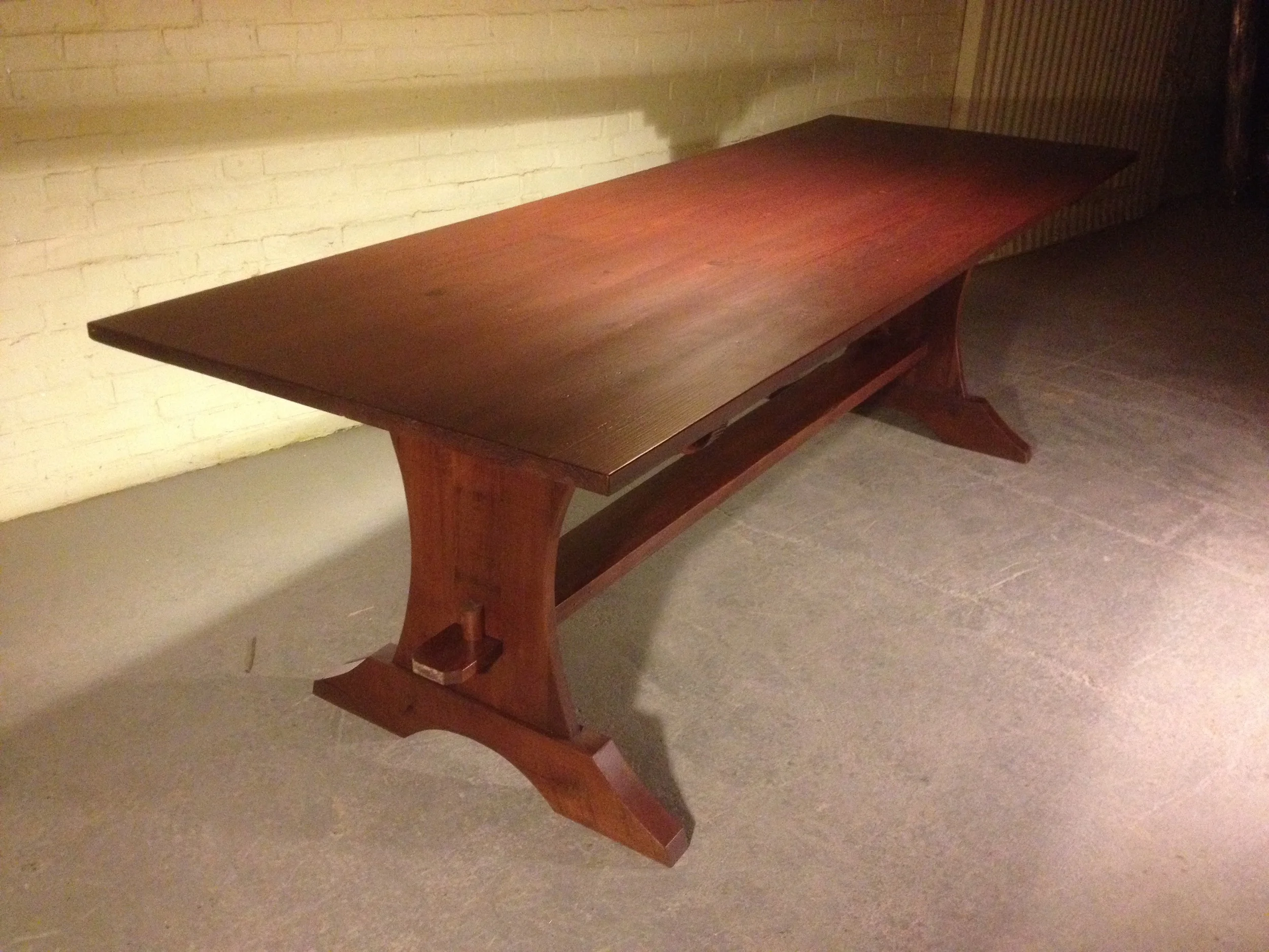 8' thin top Essex trestle finished in Mahogany