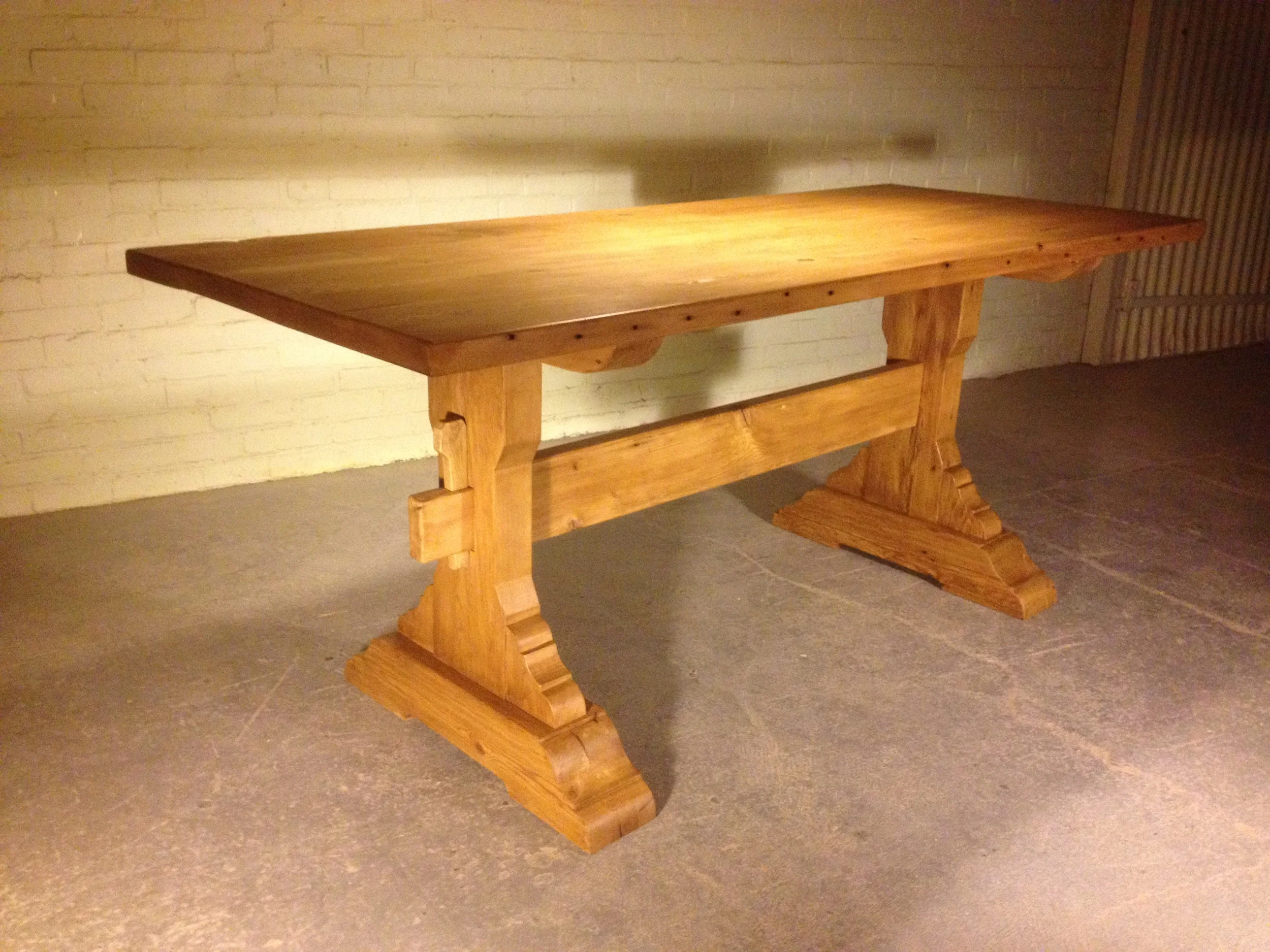 6' thick top Tahoe trestle finished in Golden Brown