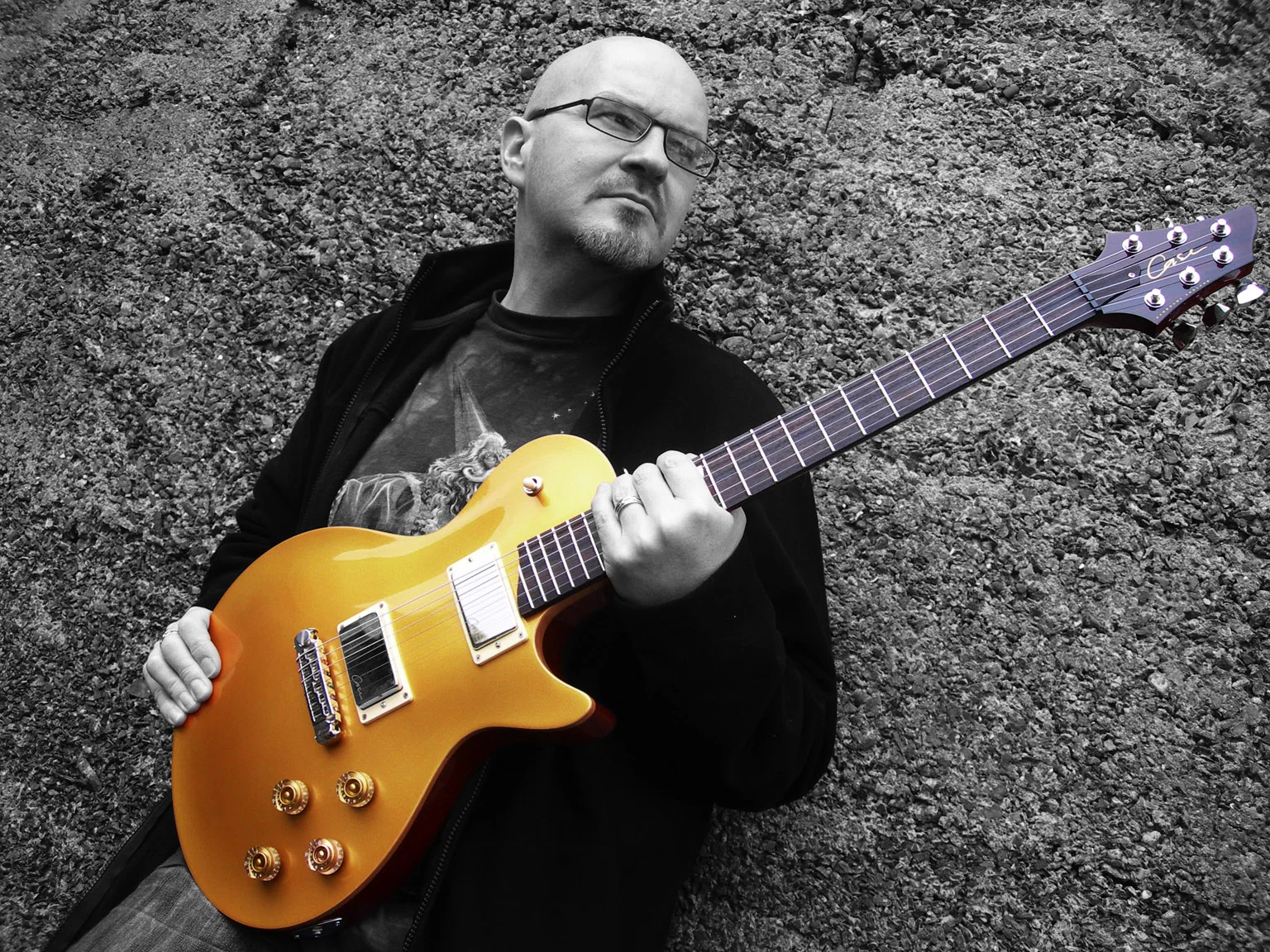 Roy Fulton One of Northern Ireland's premier guitarists and experienced guitar tutors. "Absolutely beautiful sound... the guitar was SINGING"!