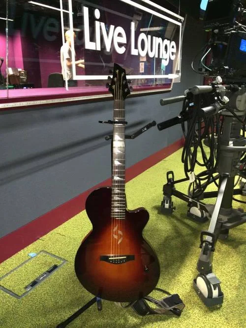 J2+Case+Guitar+BBC+Live+lounge-1.jpg