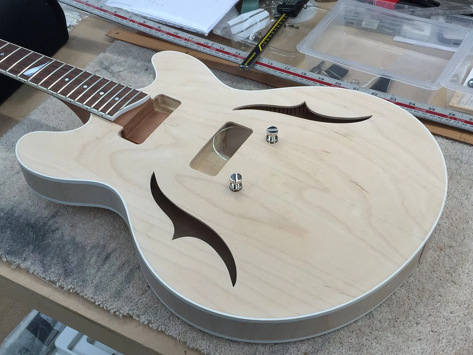 J25 Semi-hollow
