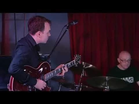Case J3 Florentine Thinline played by Matt Chandler