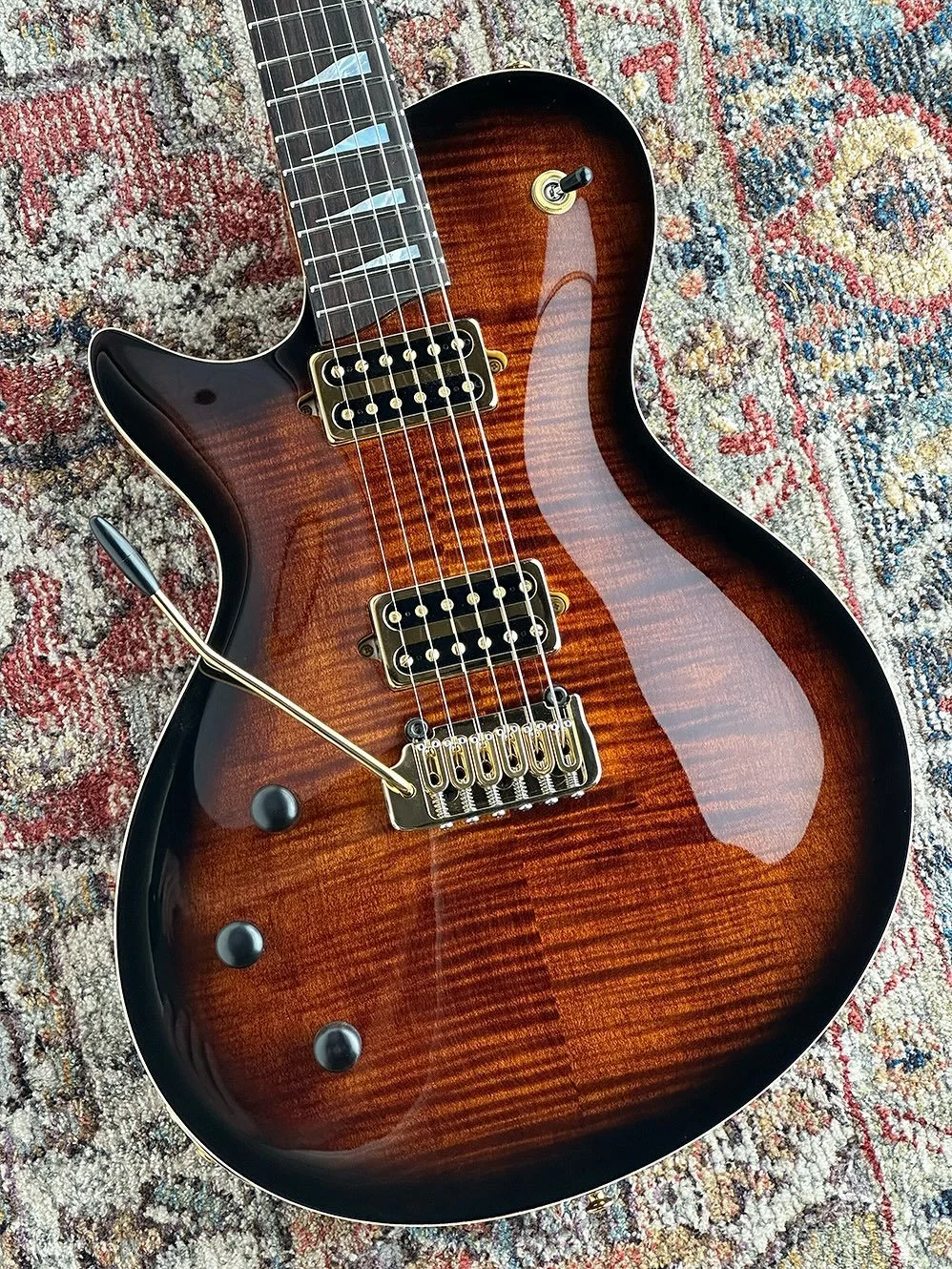 Custom order J1 Classic featuring @bareknucklepickupsofficial humbuckers - Riff Raff bridge position and Mule neck position, coil splitting pull push switch and Hipshot Contour tremolo. #caseguitars #bareknucklepickups #singlecut #guitarist