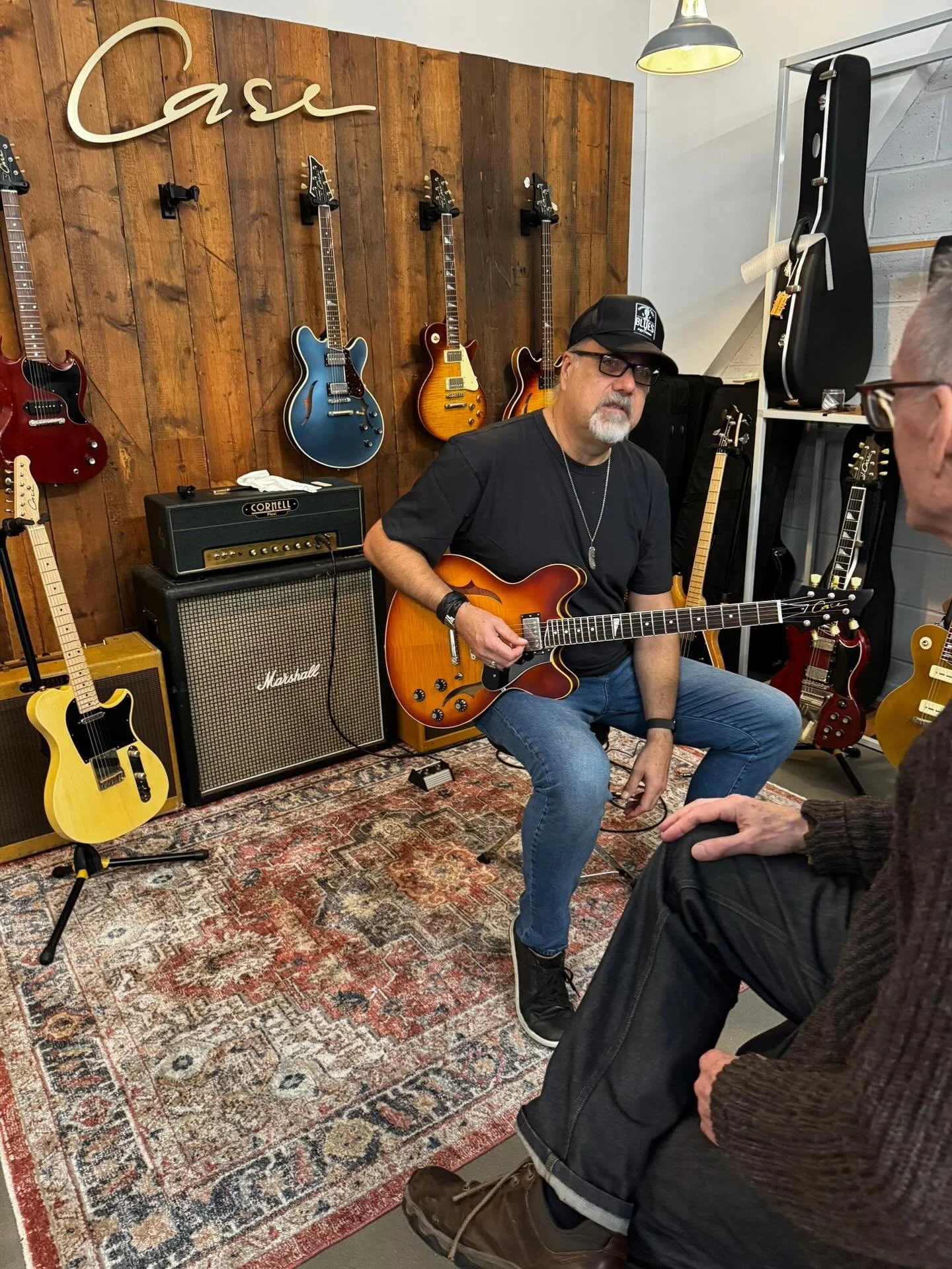 Great afternoon with the great Greg Koch enjoying a selection of our stock guitars. @gregkochmusic @dudleyross #caseguitars #guitars #guitarshowroom #guitarist #cornellamps