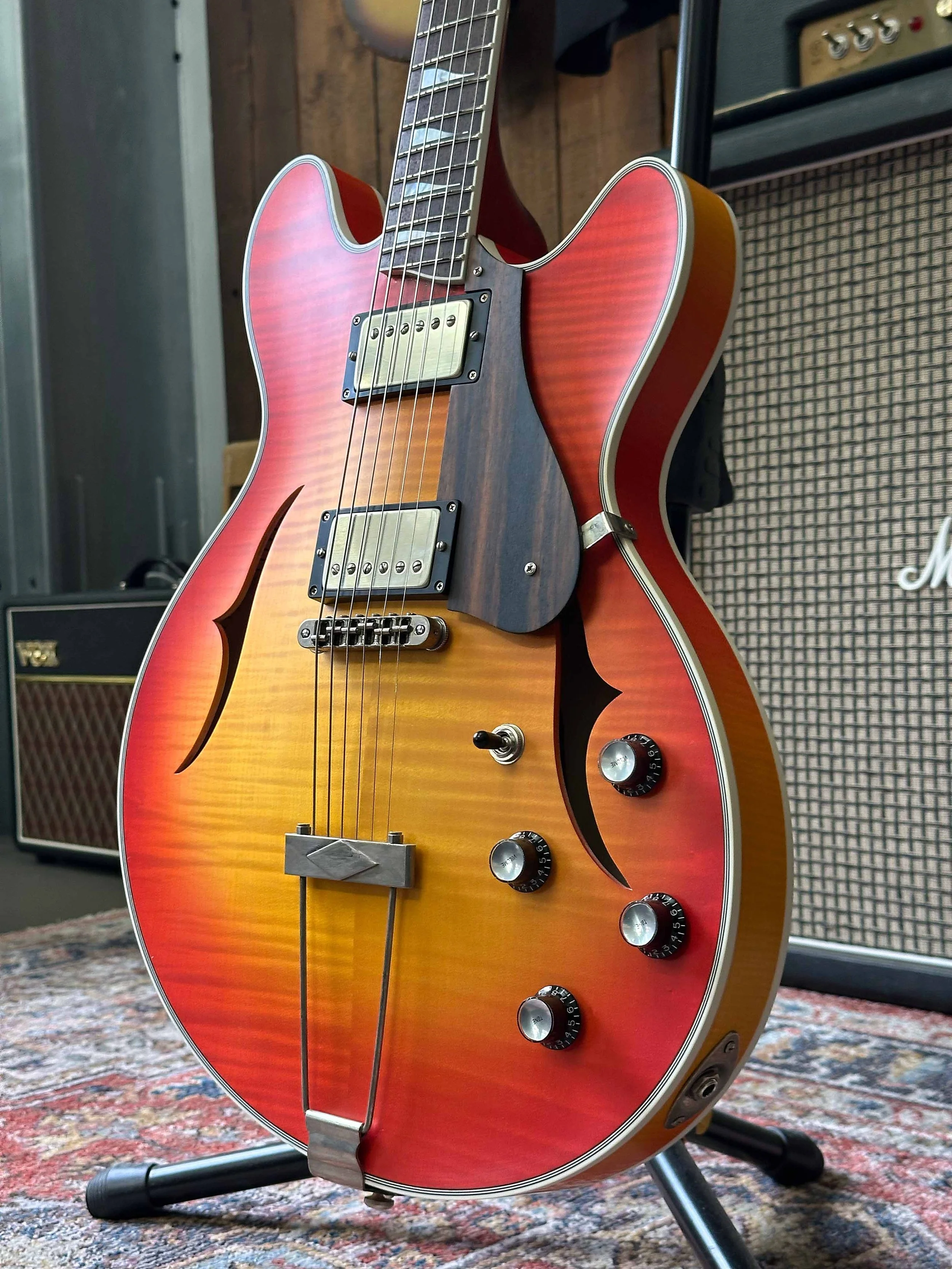 J35 Semi Hollow