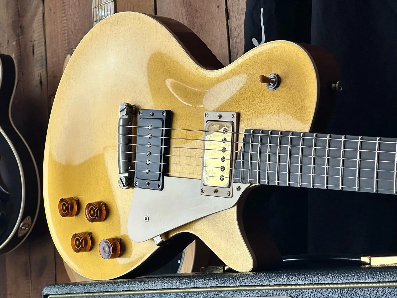 &lsquo;It looks absolutely stunning - even the cracked finish looks just how I&rsquo;d hoped.&nbsp;Thank you Jon and Joseph&rsquo;. 
Justin  #caseguitars #singlecut #guitarist #bareknucklepickups #goldtops