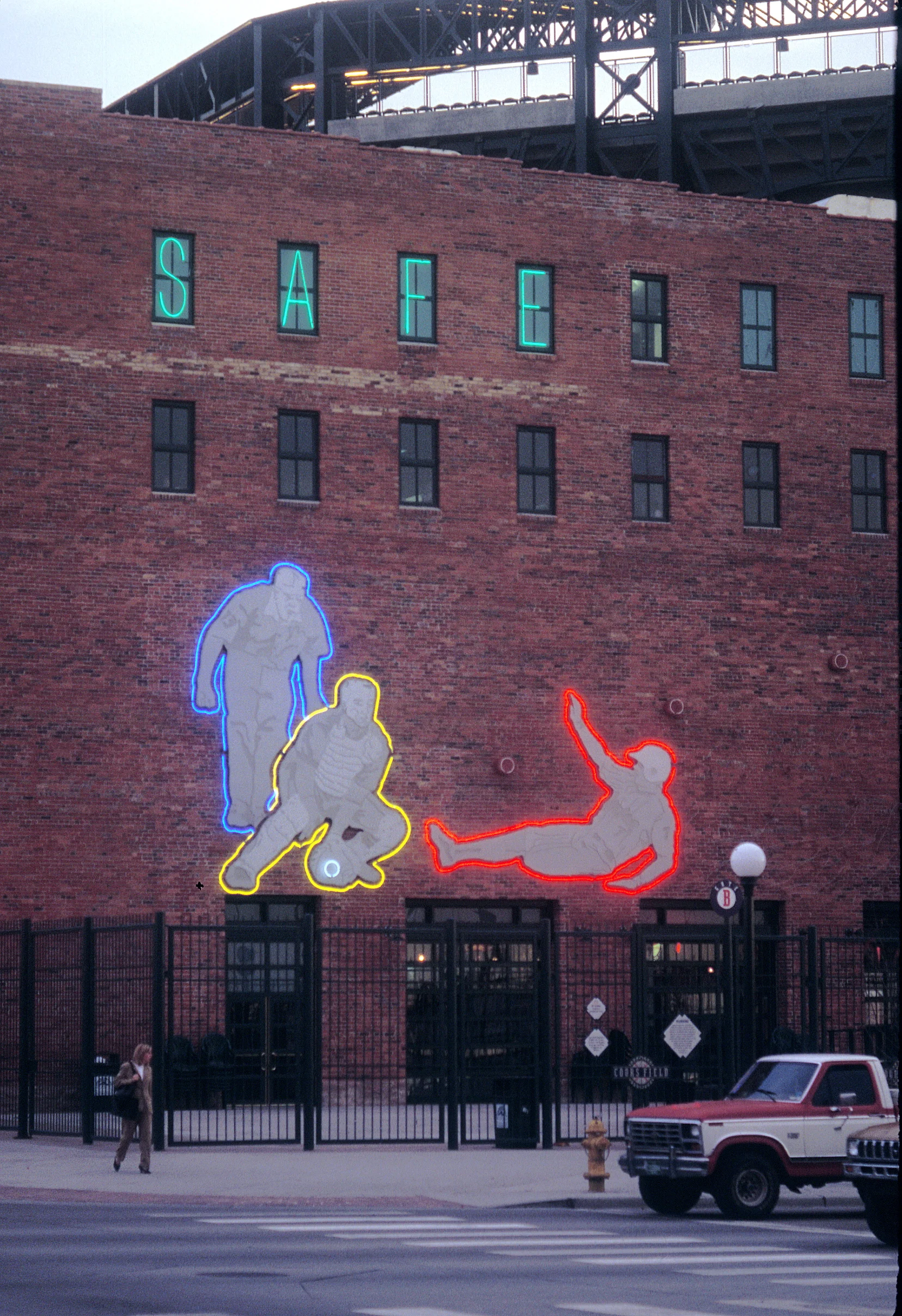 010.jpg