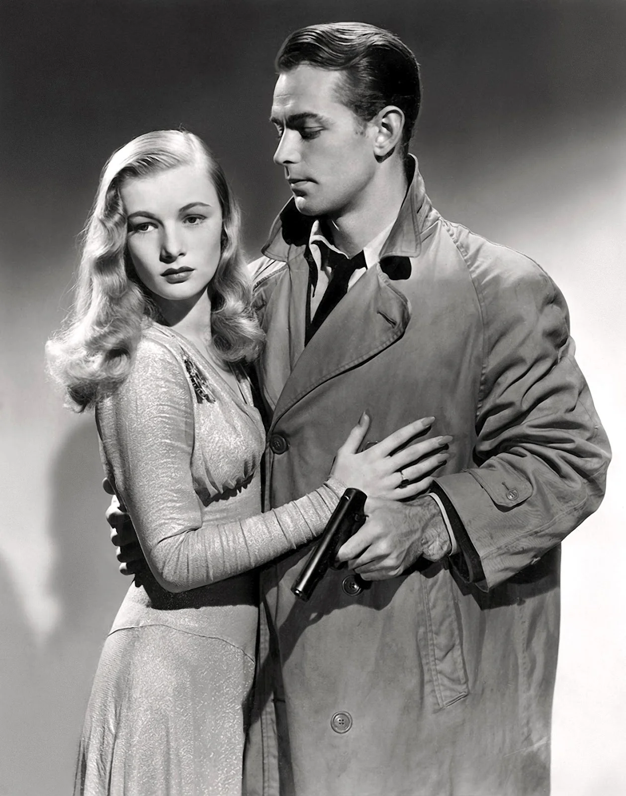 Alan Ladd with a big gun.....be still my heart.