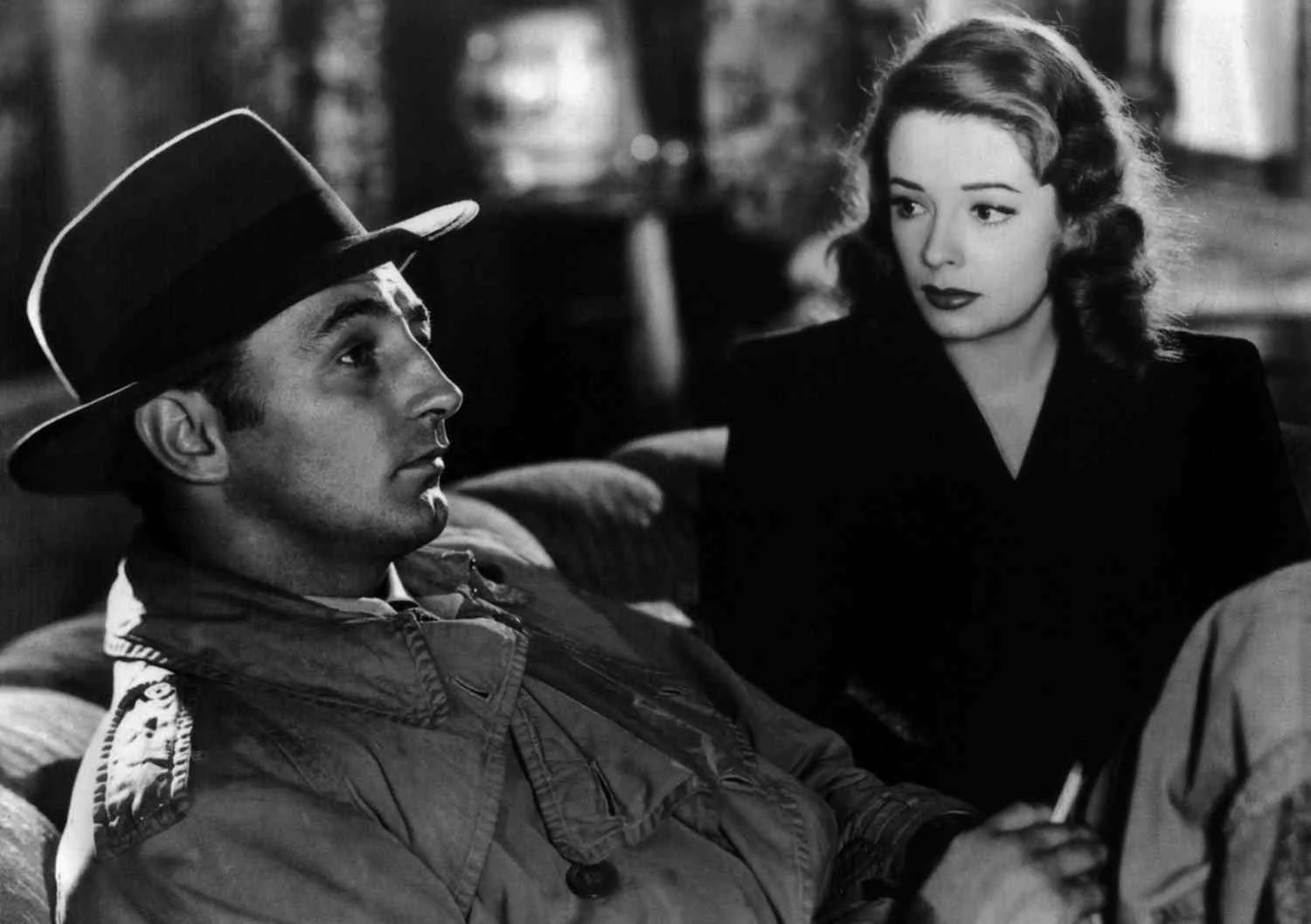 Robert Mitchum knows how to keep it cool.