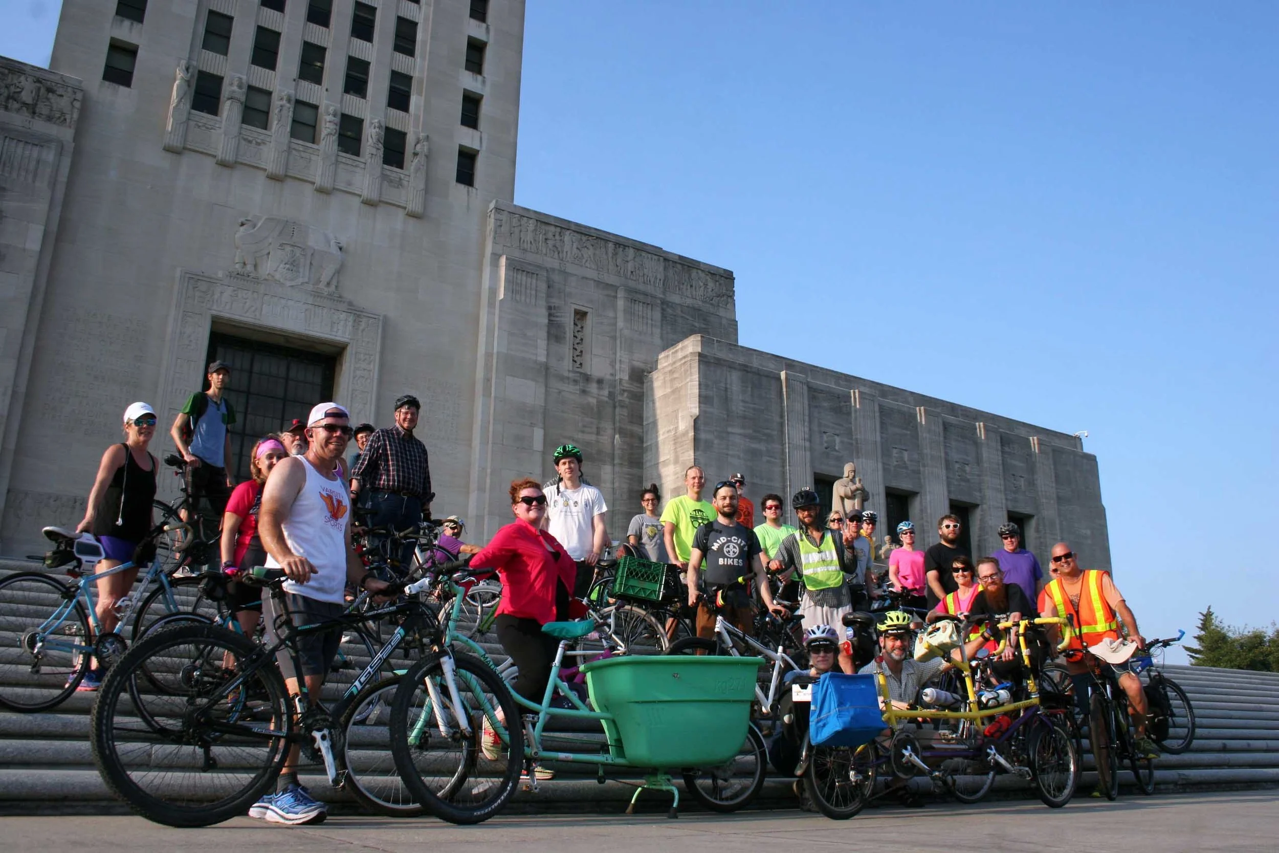 Bike Baton Rouge and Varsity Sports hosted a bike/run event in support of SB 171 that was attended by over a hundred runners and bicyclists