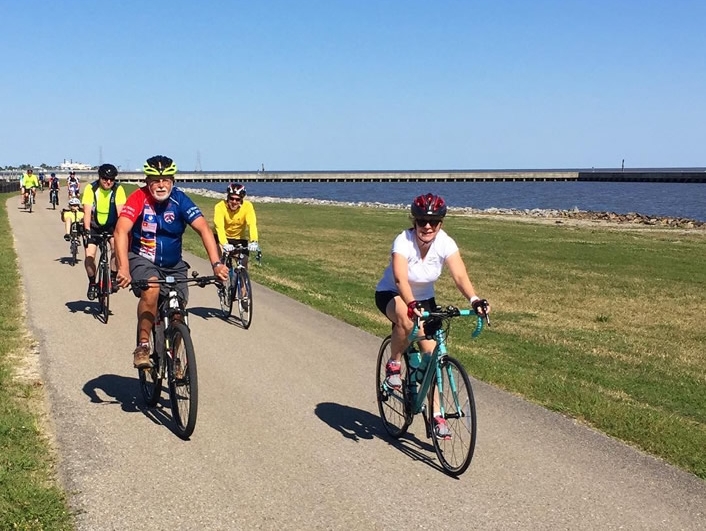 A BRBC social ride along the levee.