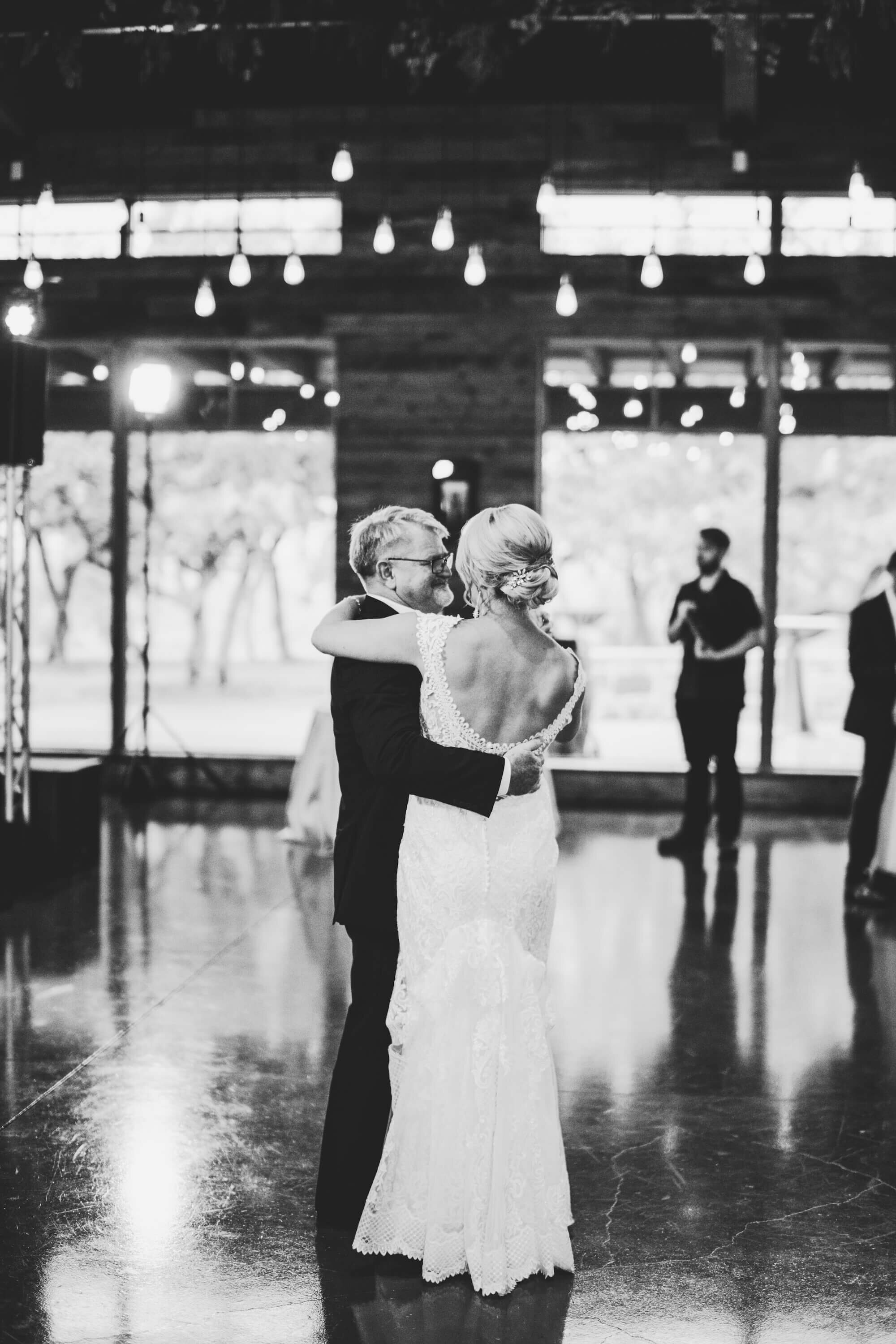 engle-olson-austin-summer-wedding-dancing-first-dances-7.jpg