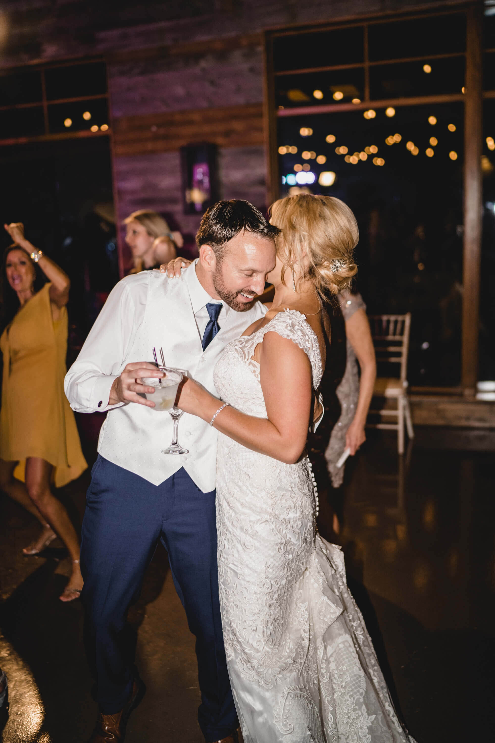 engle-olson-austin-summer-wedding-dancing-9.jpg