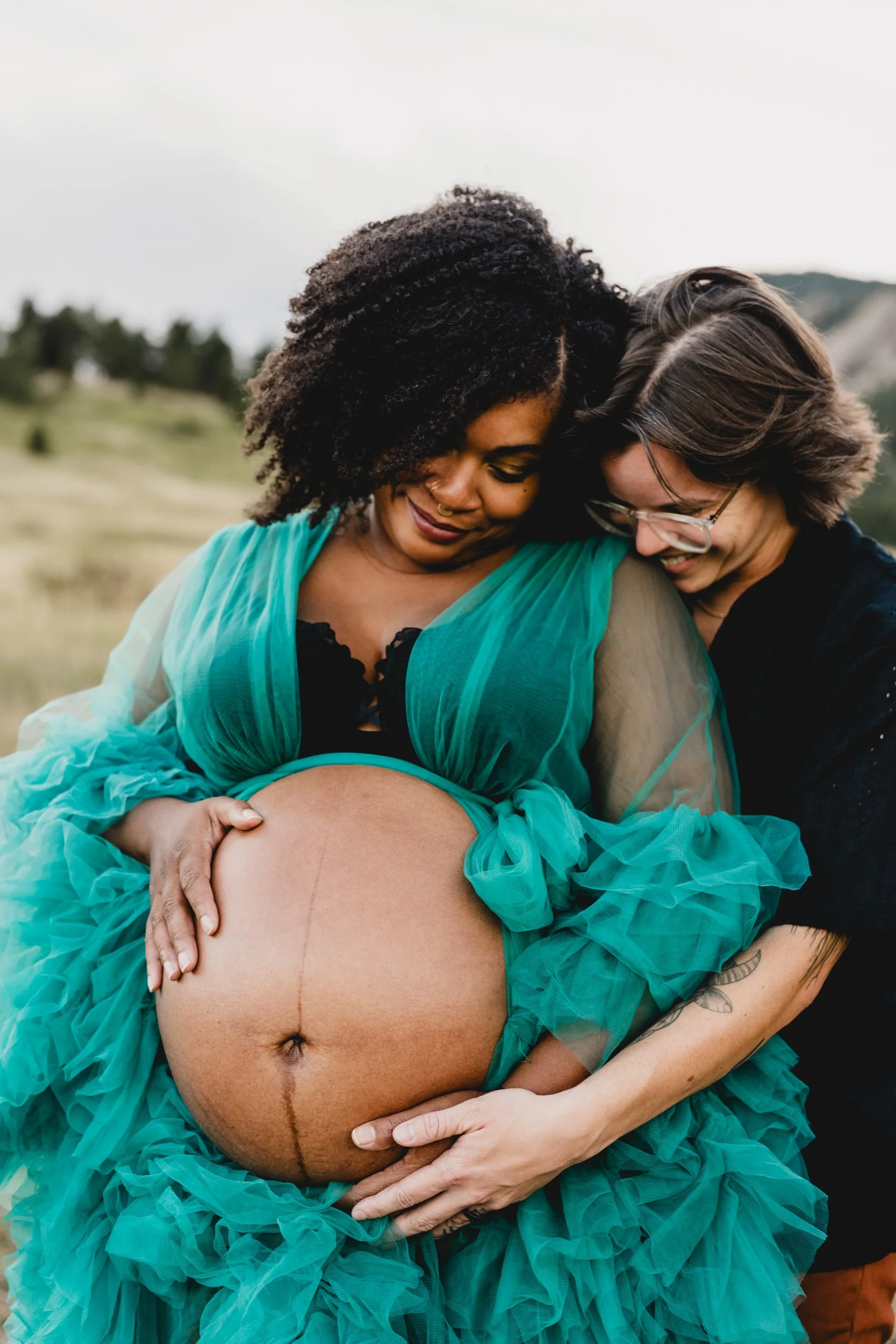 engle-olson-chloe-carly-colorado-maternity-session-previews-2.jpg
