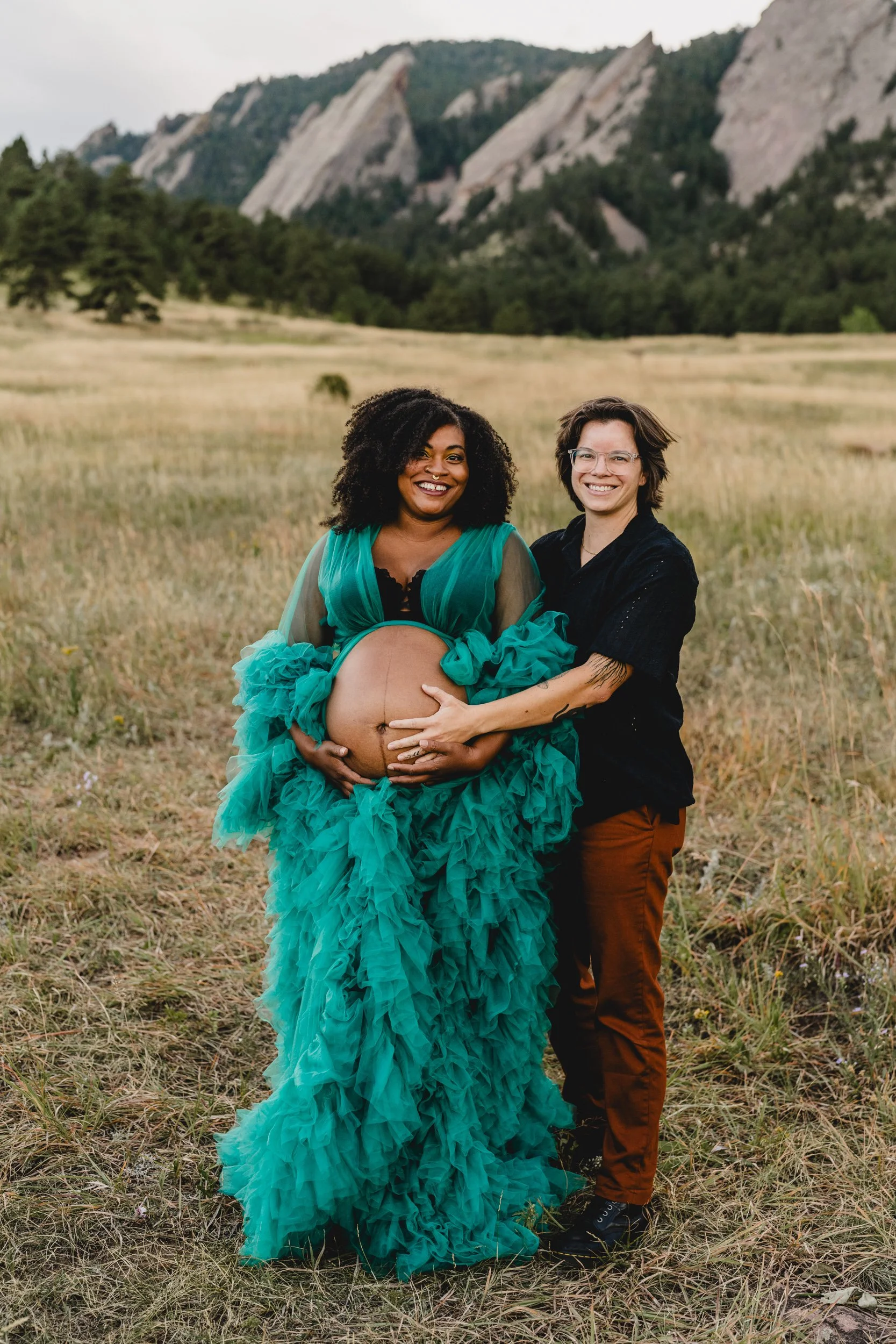 engle-olson-chloe-carly-colorado-maternity-session-previews-1.jpg
