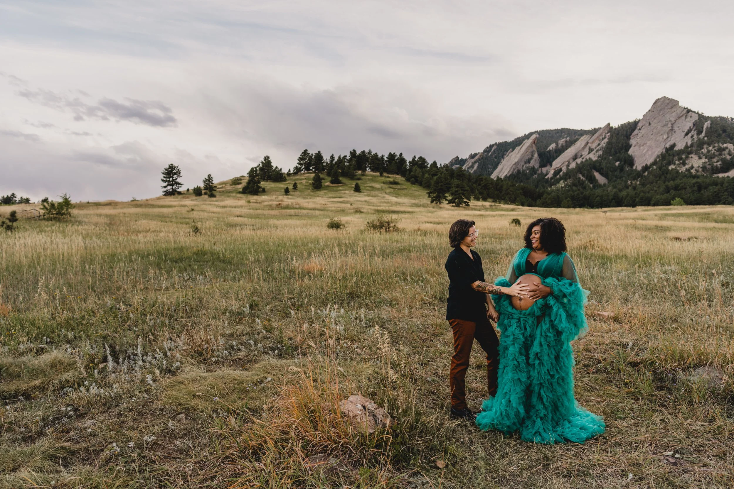 engle-olson-chloe-carly-colorado-maternity-session-previews-6.jpg