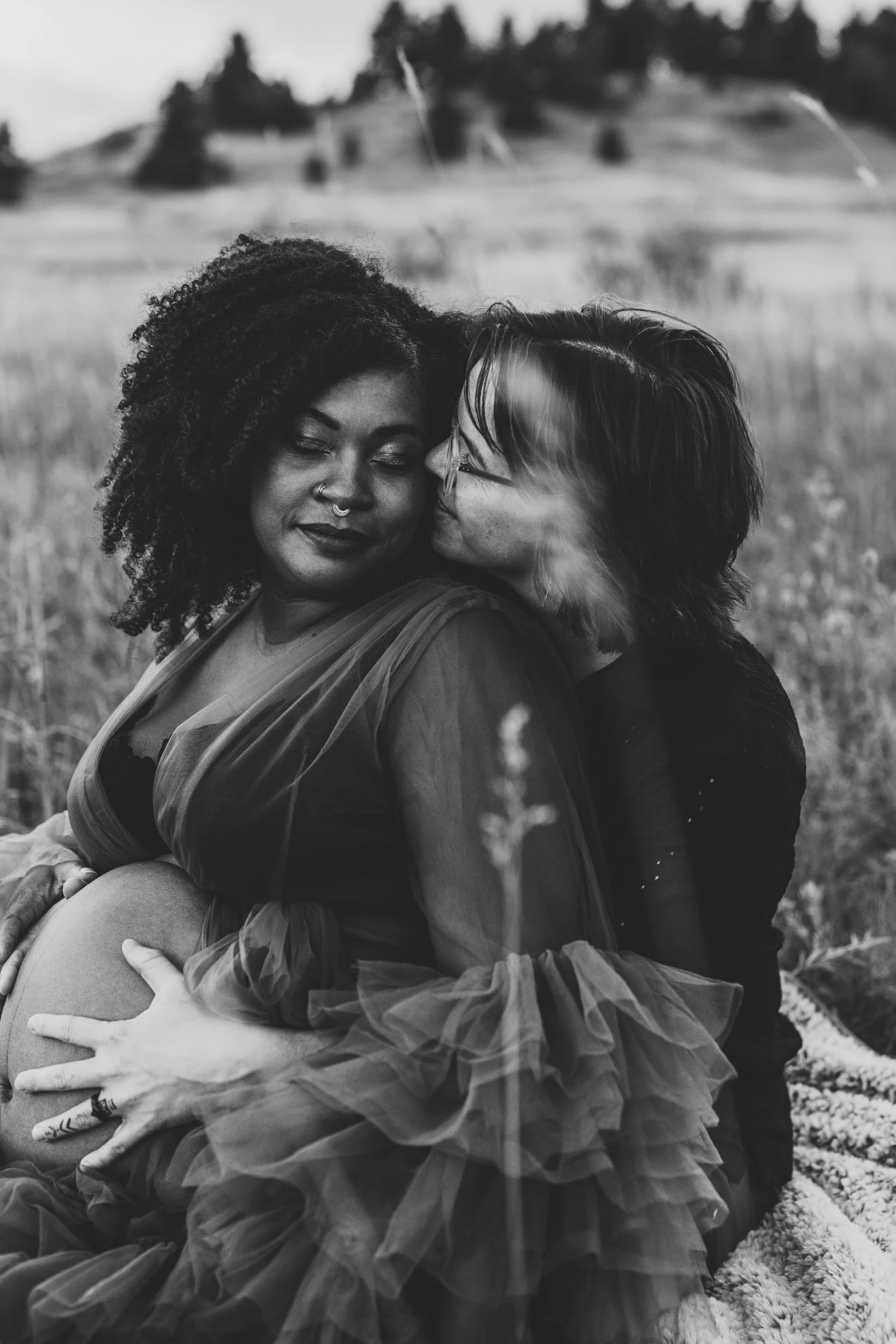 engle-olson-chloe-carly-colorado-maternity-session-previews-8.jpg