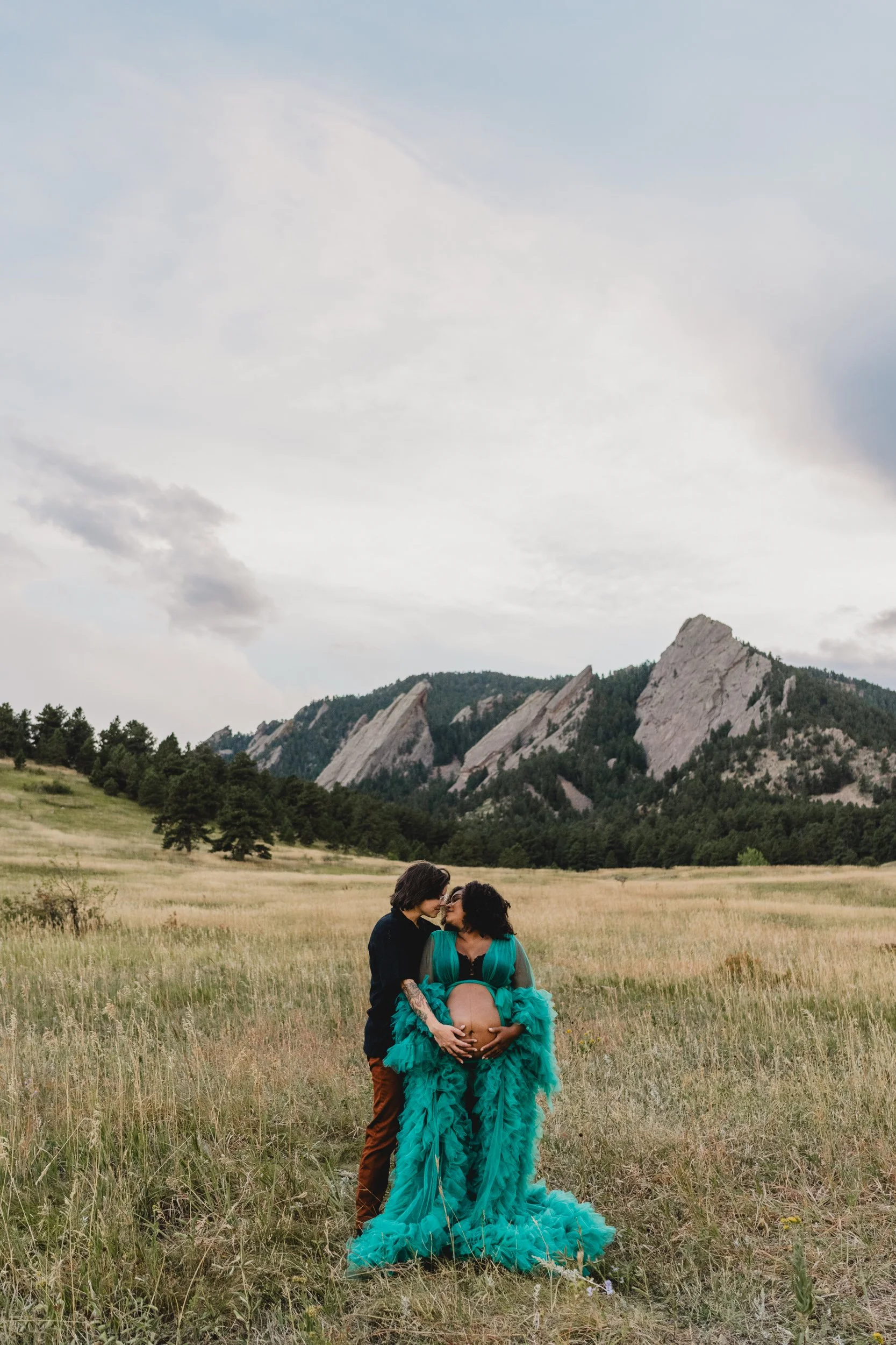 engle-olson-chloe-carly-colorado-maternity-session-previews-12.jpg