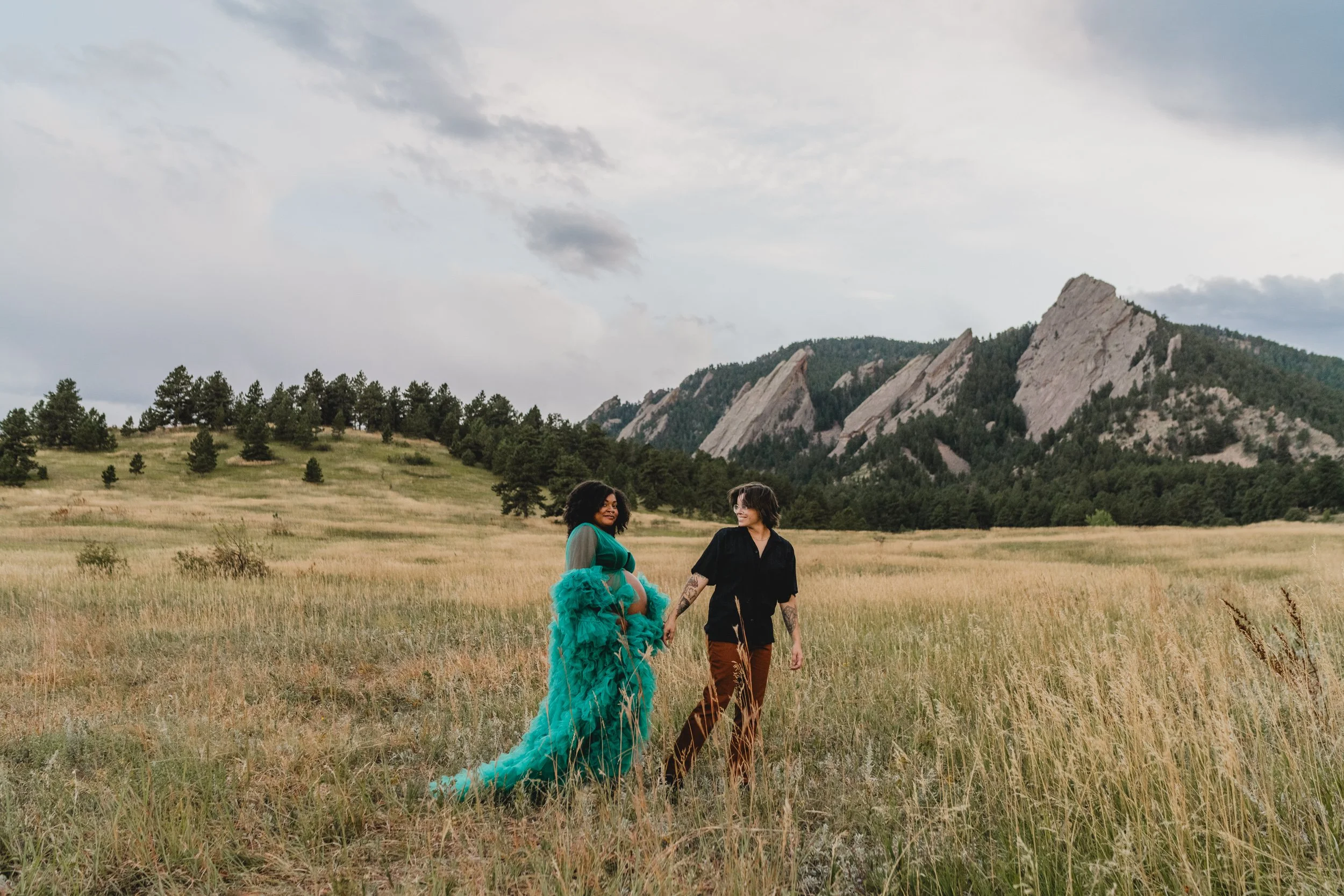engle-olson-chloe-carly-colorado-maternity-session-previews-13.jpg