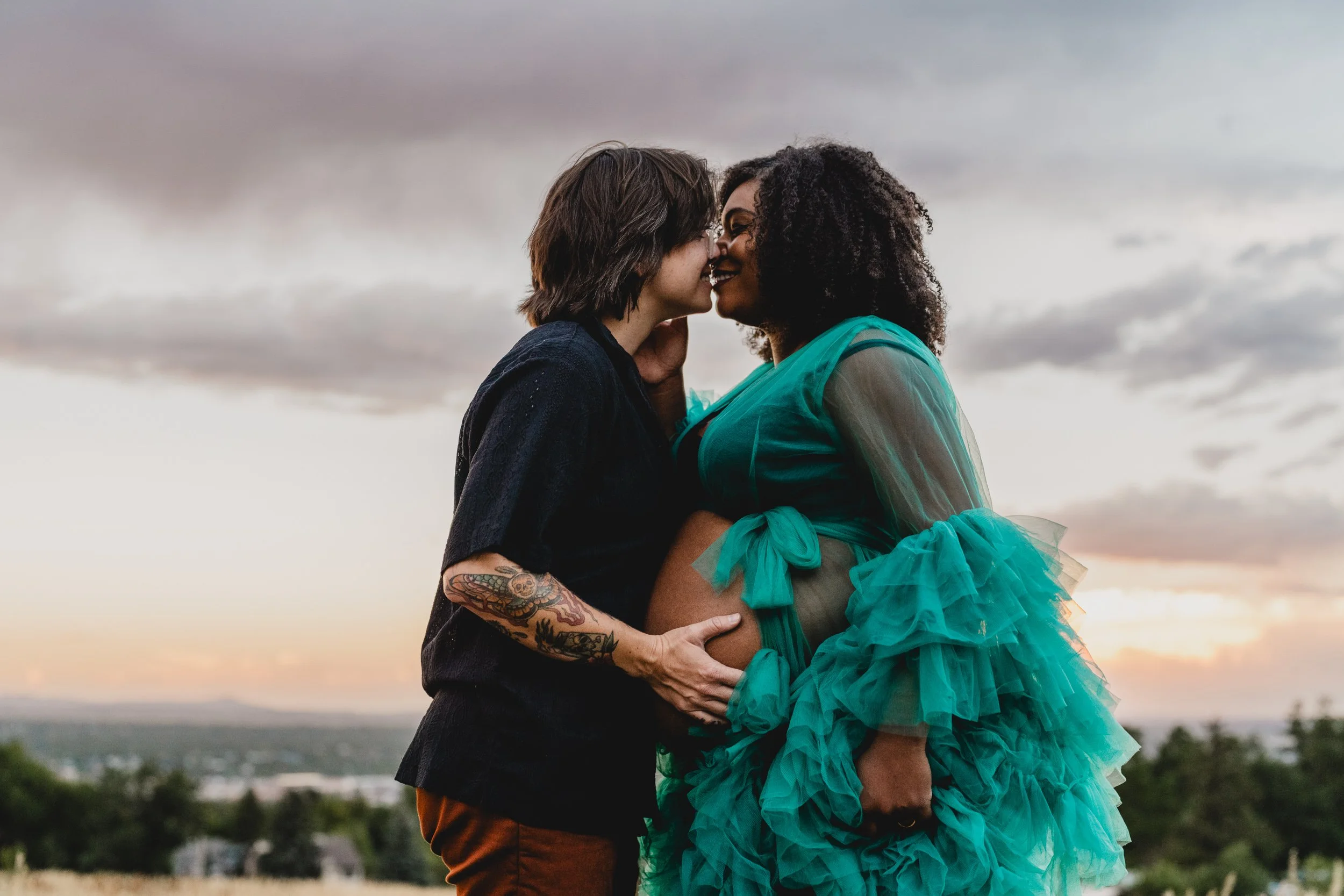 engle-olson-chloe-carly-colorado-maternity-session-previews-16.jpg