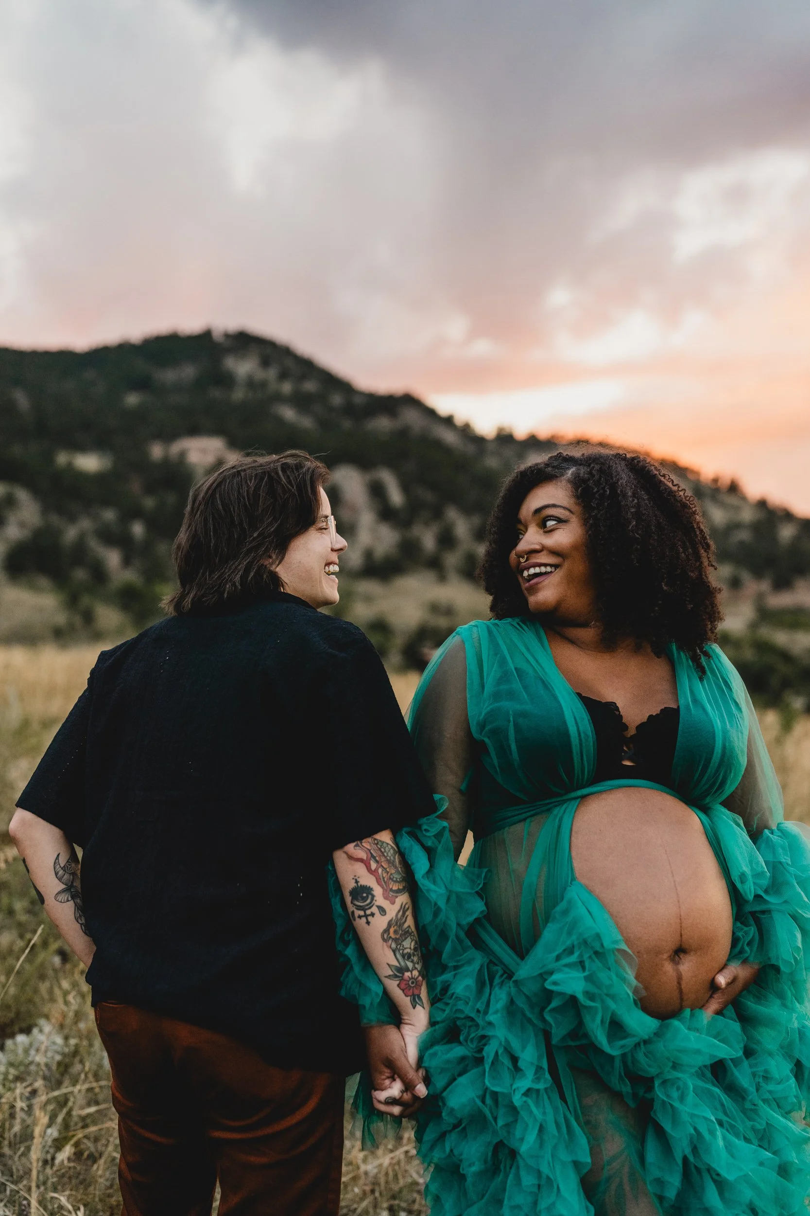 engle-olson-chloe-carly-colorado-maternity-session-previews-18.jpg