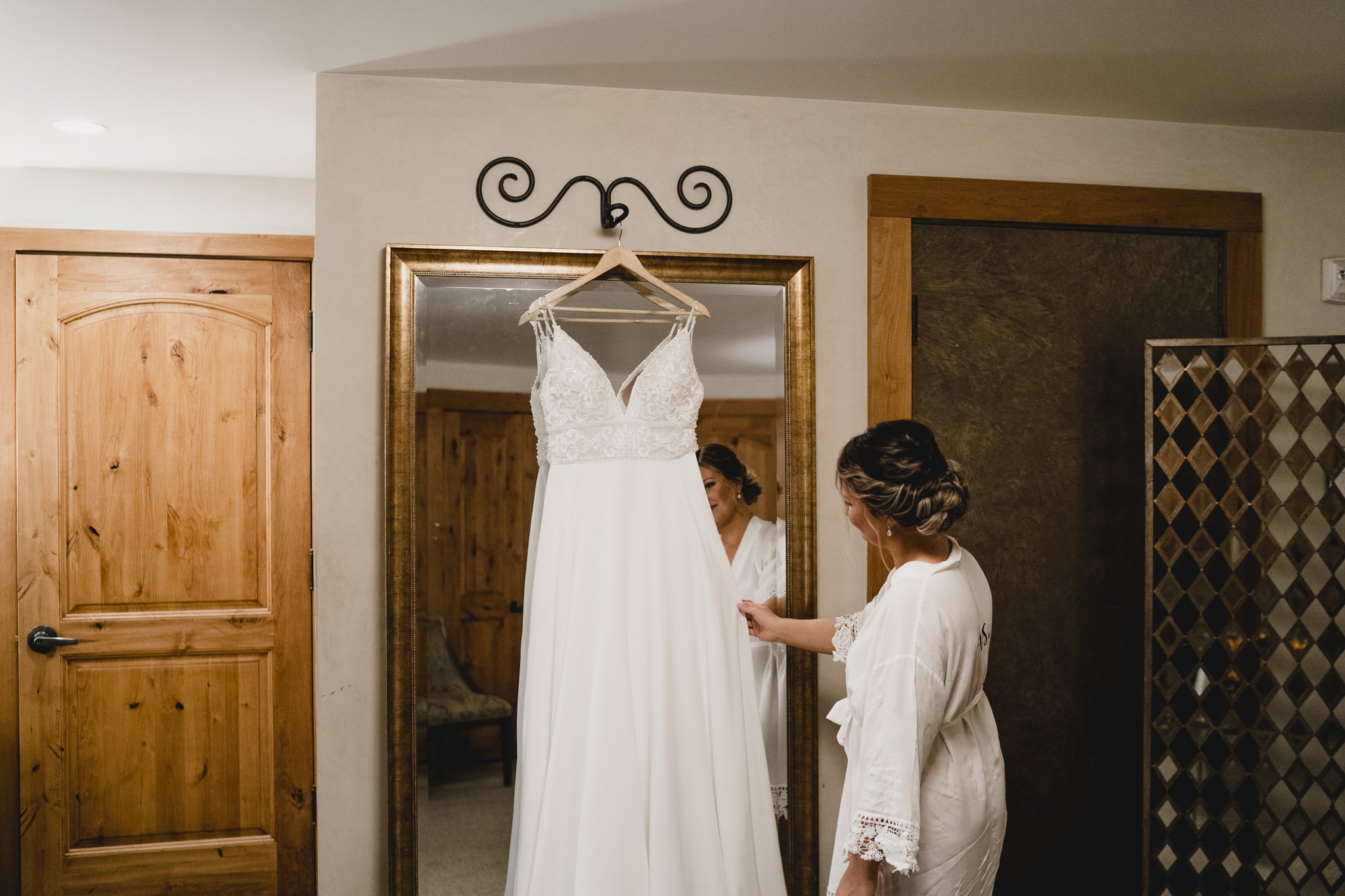 engle-olson-makena-trevor-wedding-previews- (6 of 45).jpg