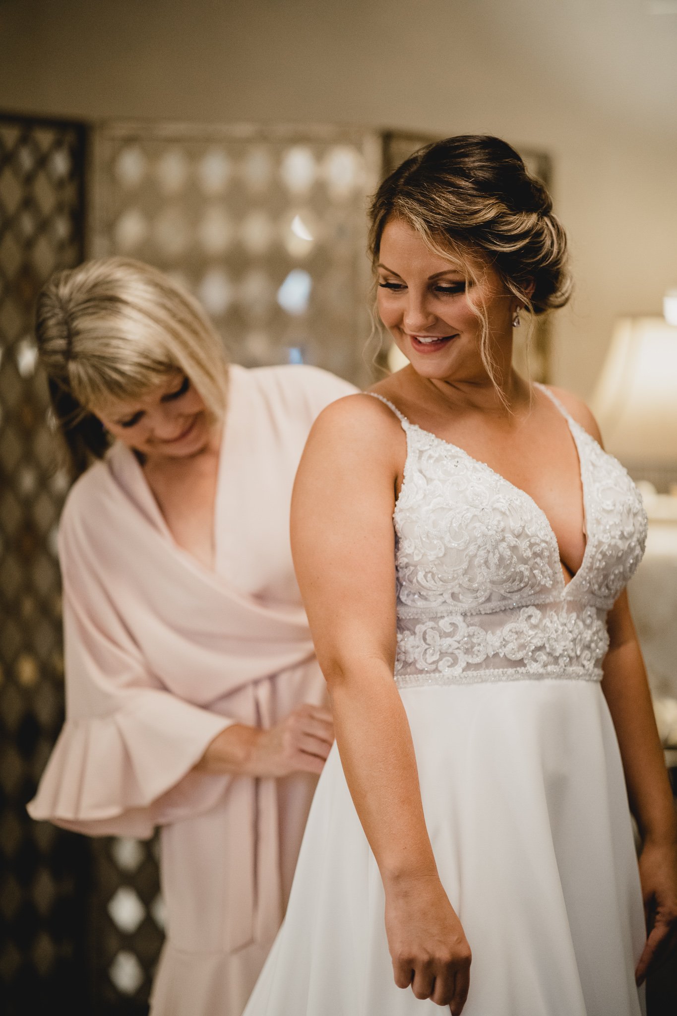engle-olson-makena-trevor-wedding-previews- (7 of 45).jpg