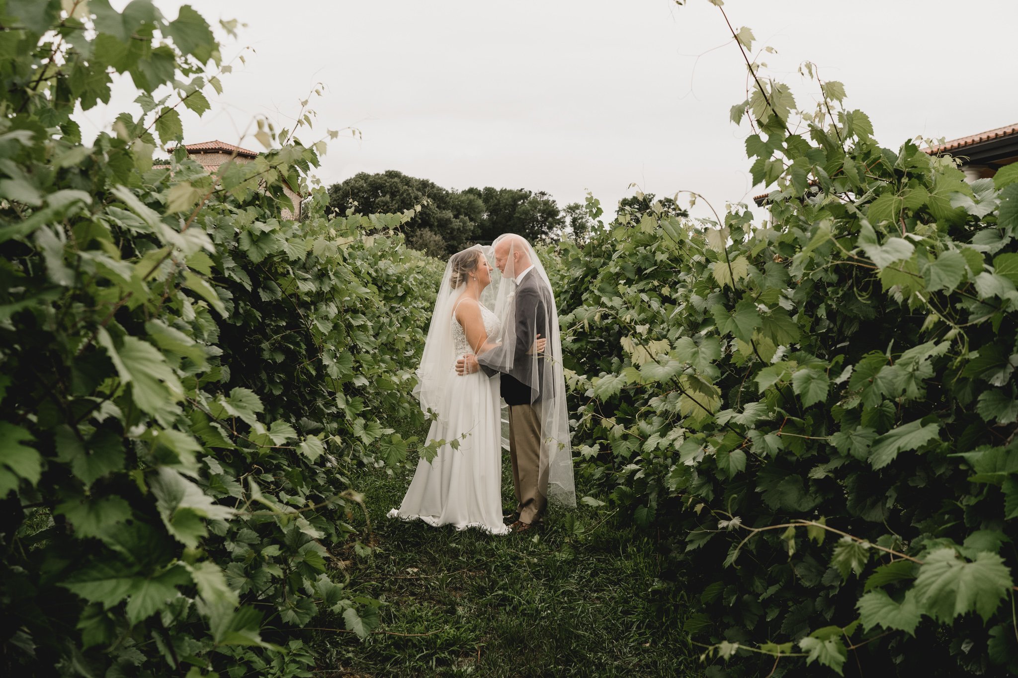 engle-olson-makena-trevor-wedding-previews- (19 of 45).jpg