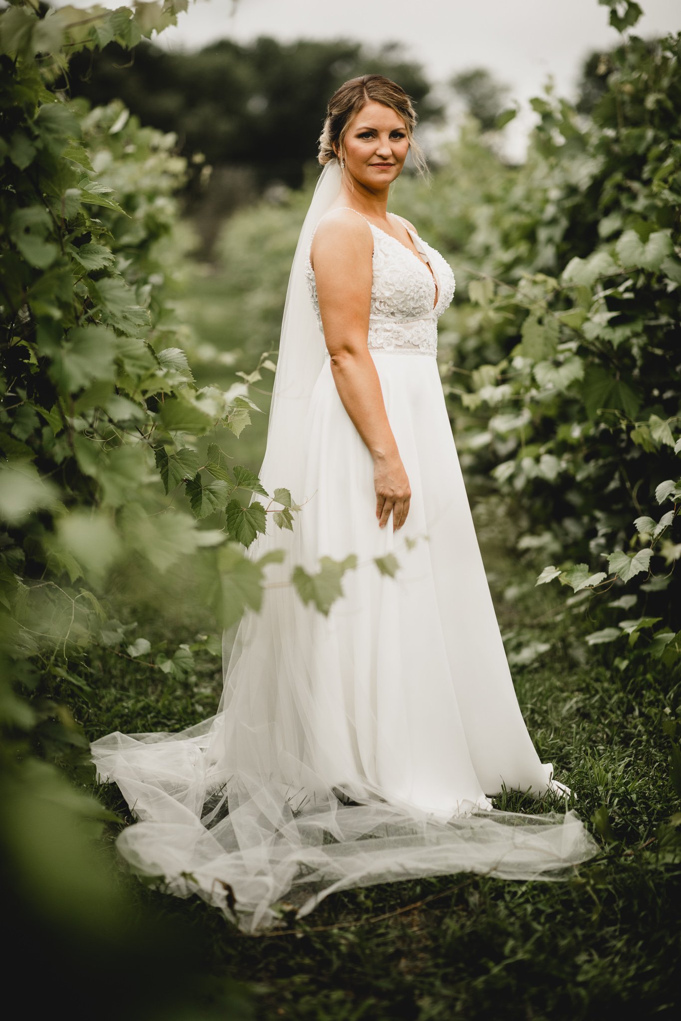 engle-olson-makena-trevor-wedding-previews- (21 of 45).jpg