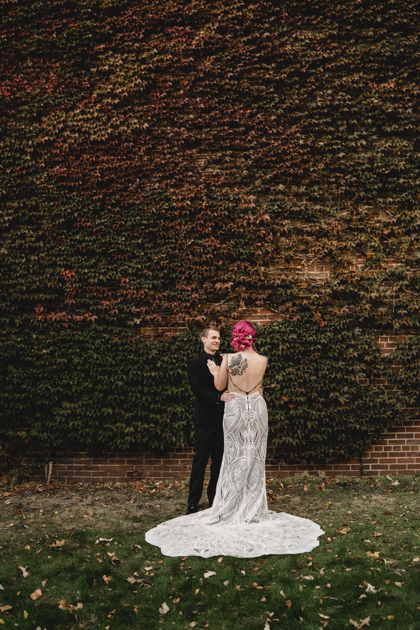 engle-olson-olivia-josh-wedding-previews- (26 of 39).jpg