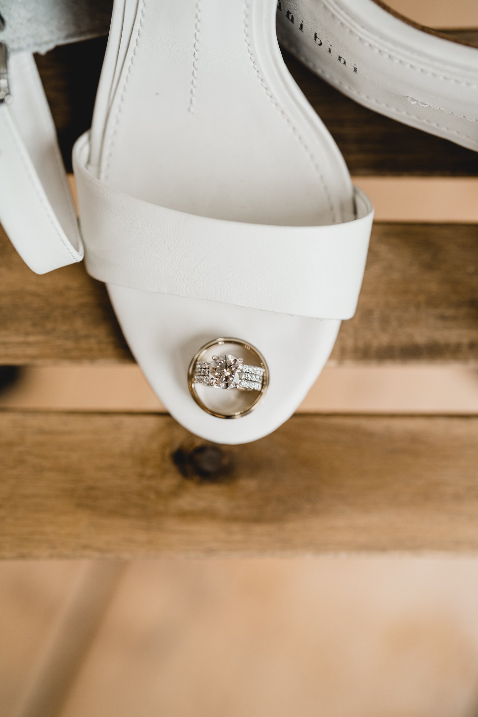 engle-olson-karlee-aarec-wedding-previews- (1 of 42).jpg