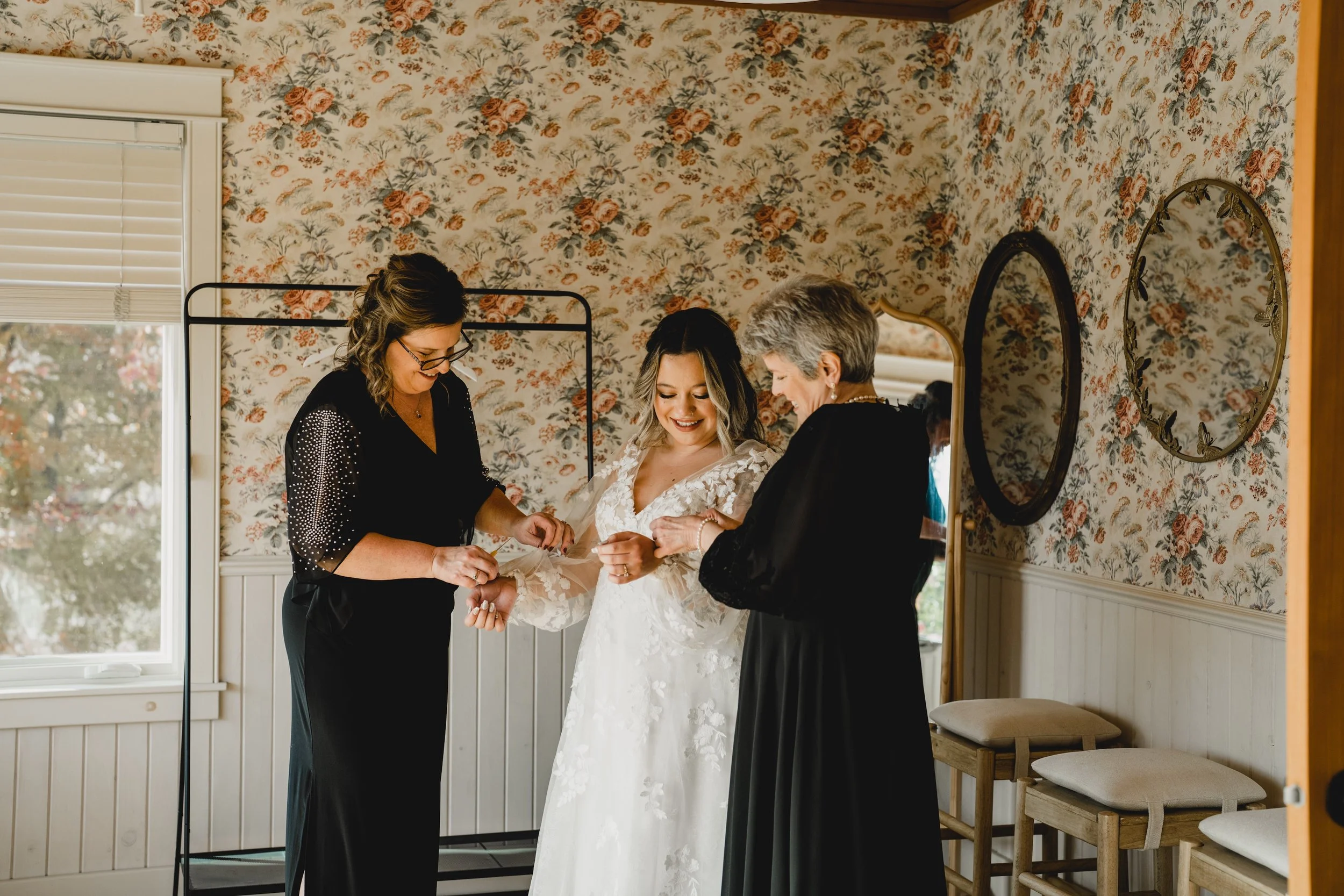 engle-olson-megan-alex-wedding-previews- (5 of 44).jpg