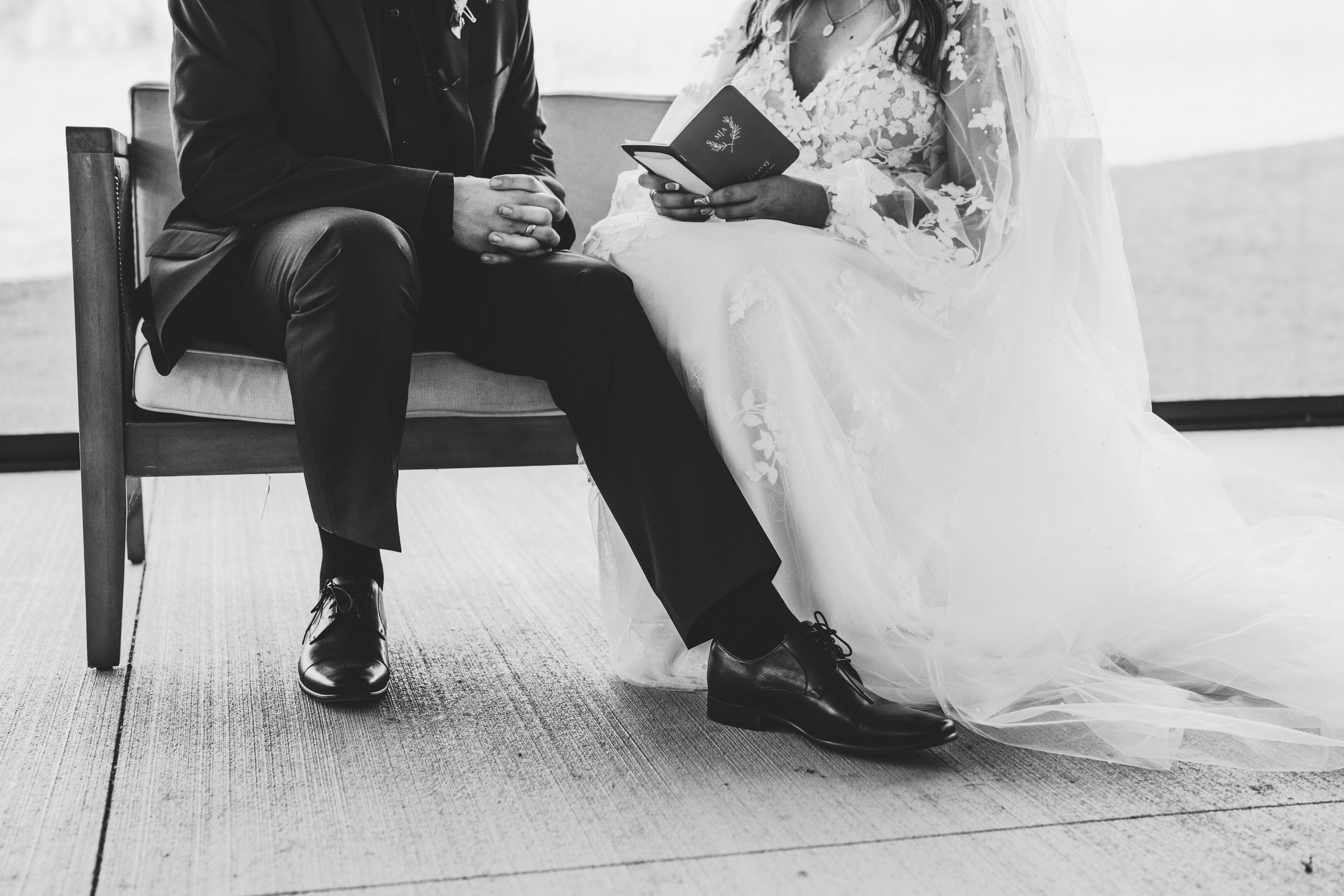 engle-olson-megan-alex-wedding-previews- (13 of 44).jpg