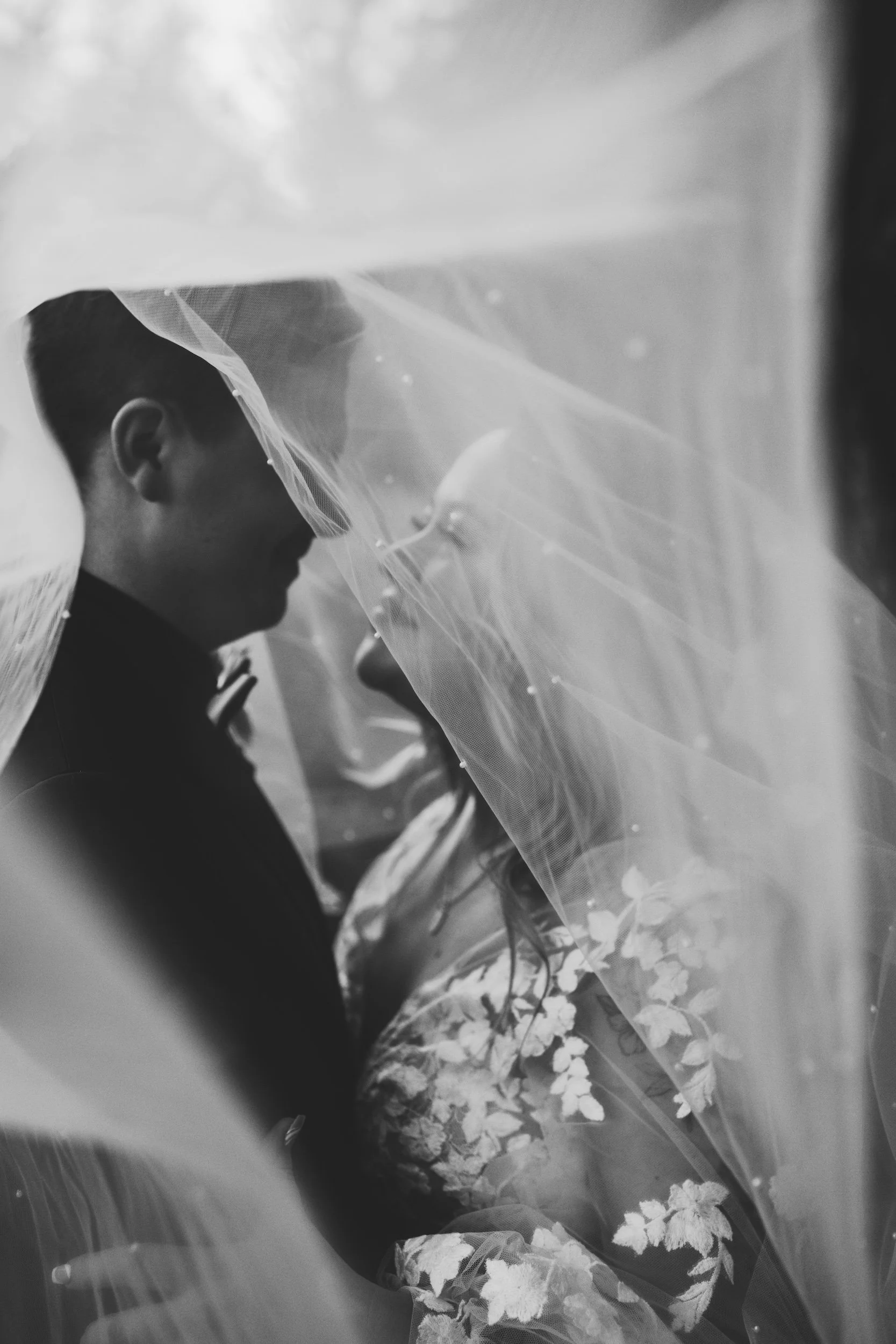 engle-olson-megan-alex-wedding-previews- (25 of 44).jpg