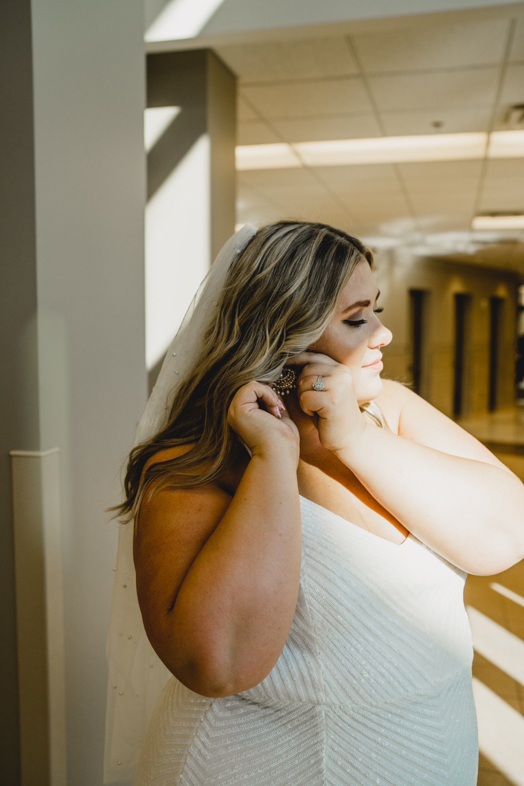 engle-olson-ali-jay-wedding-courthouse-portraits- (9 of 41).jpg