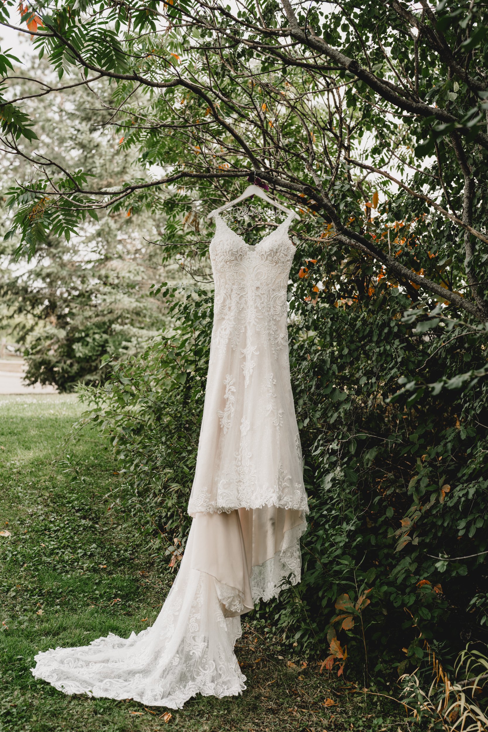 engle-olson-hannah-scott-wedding-previews- (4 of 49).jpg