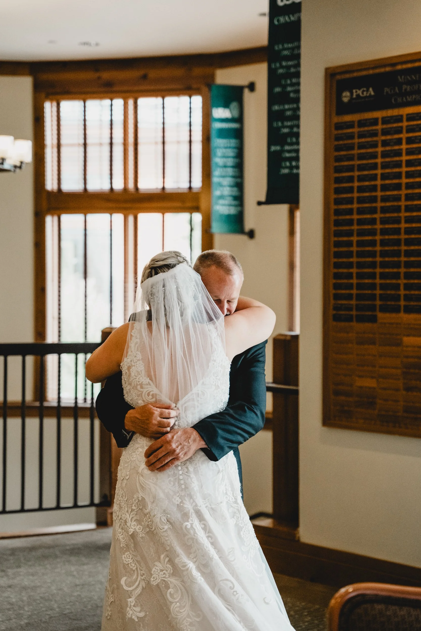 engle-olson-hannah-scott-wedding-previews- (11 of 49).jpg