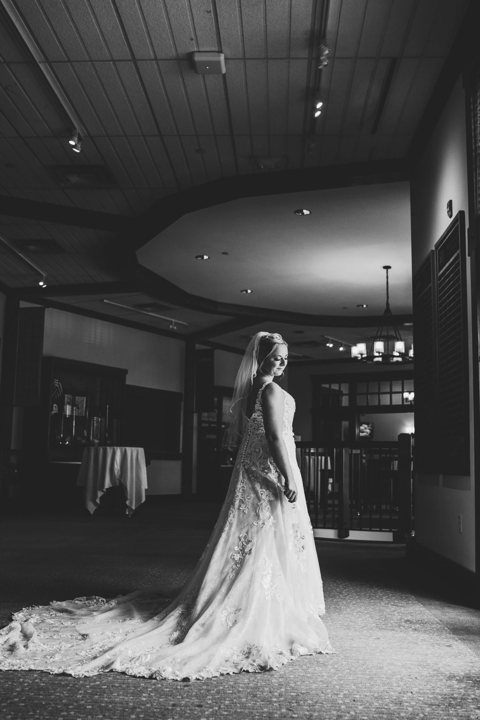 engle-olson-hannah-scott-wedding-previews- (12 of 49).jpg