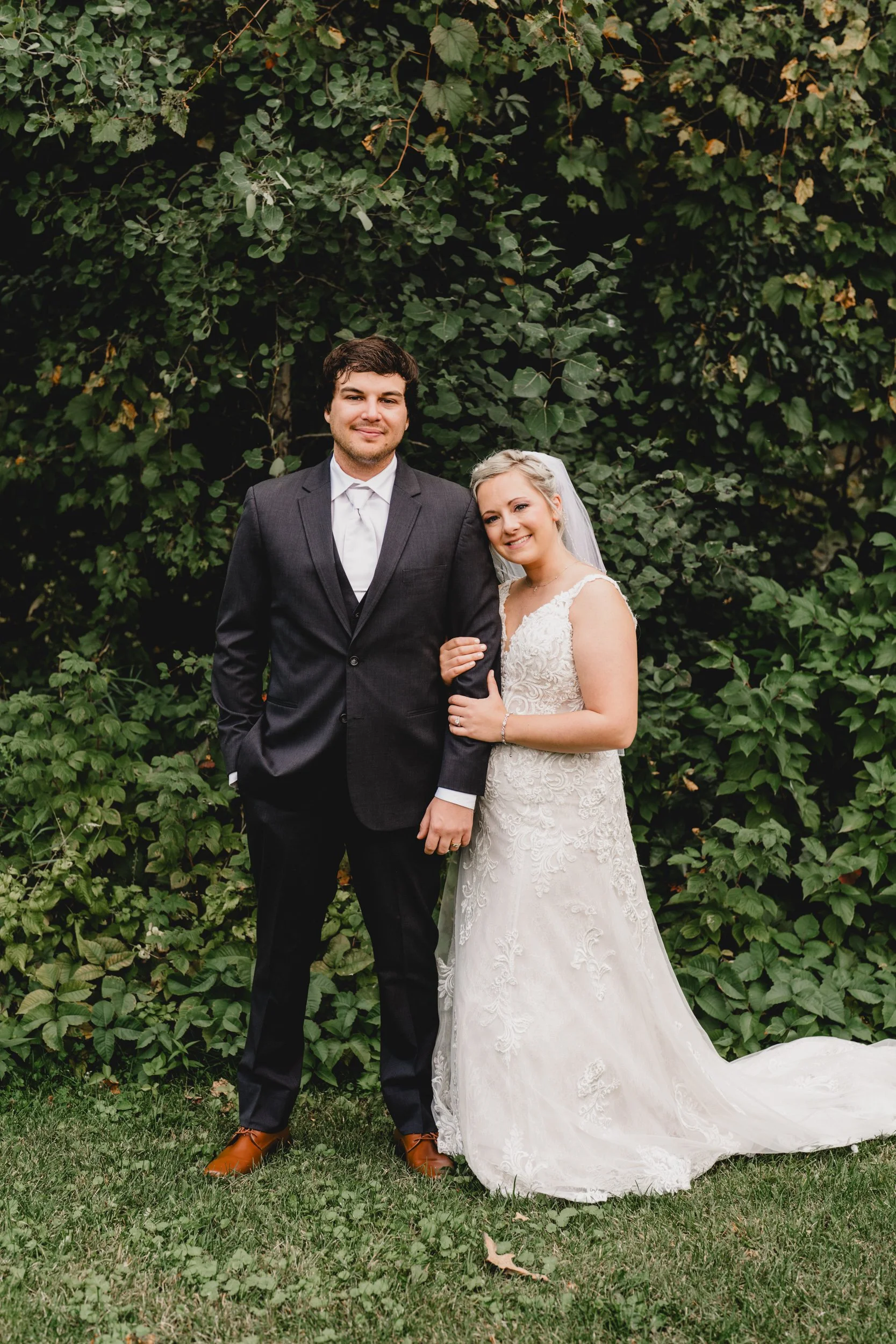 engle-olson-hannah-scott-wedding-previews- (21 of 49).jpg