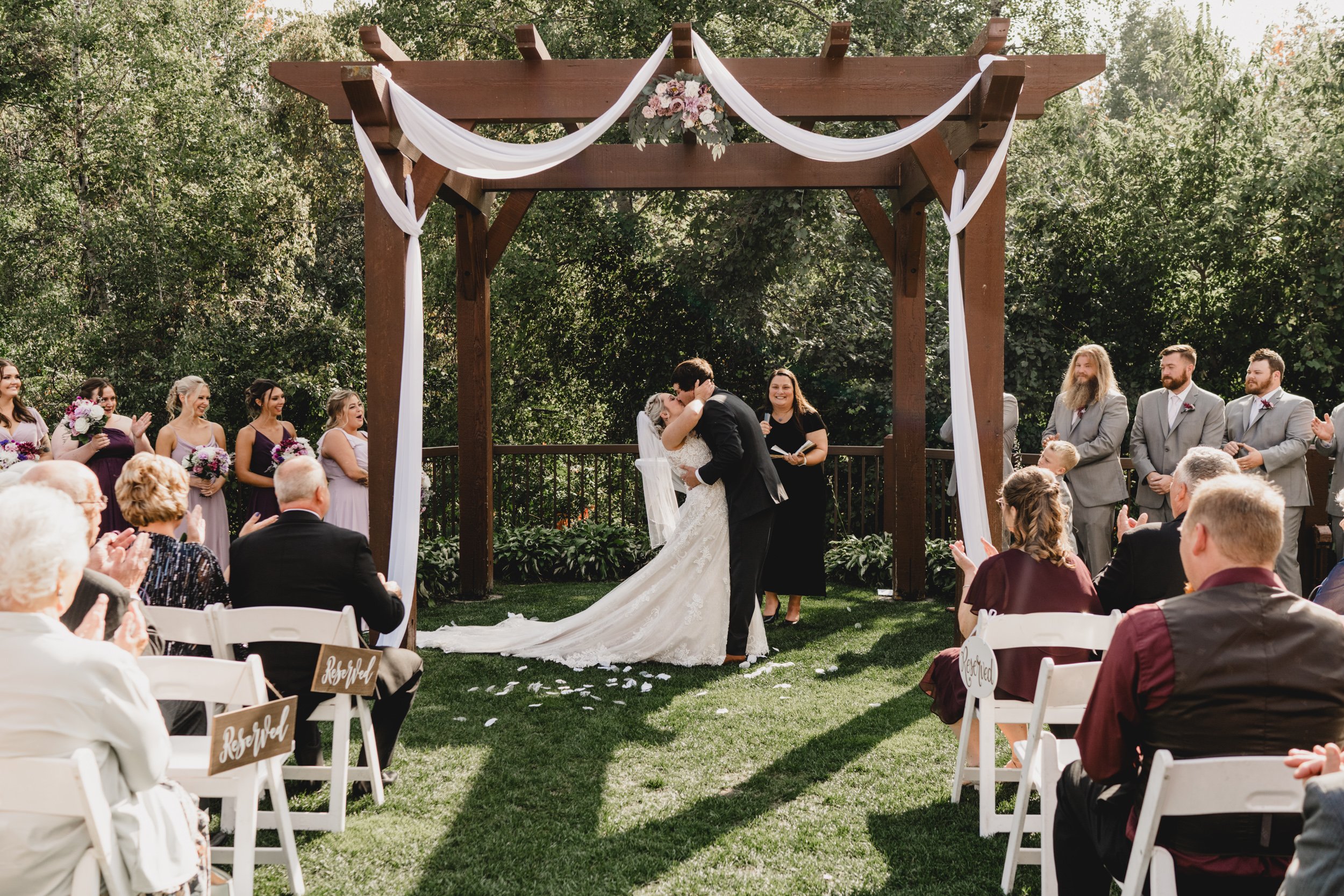 engle-olson-hannah-scott-wedding-previews- (33 of 49).jpg