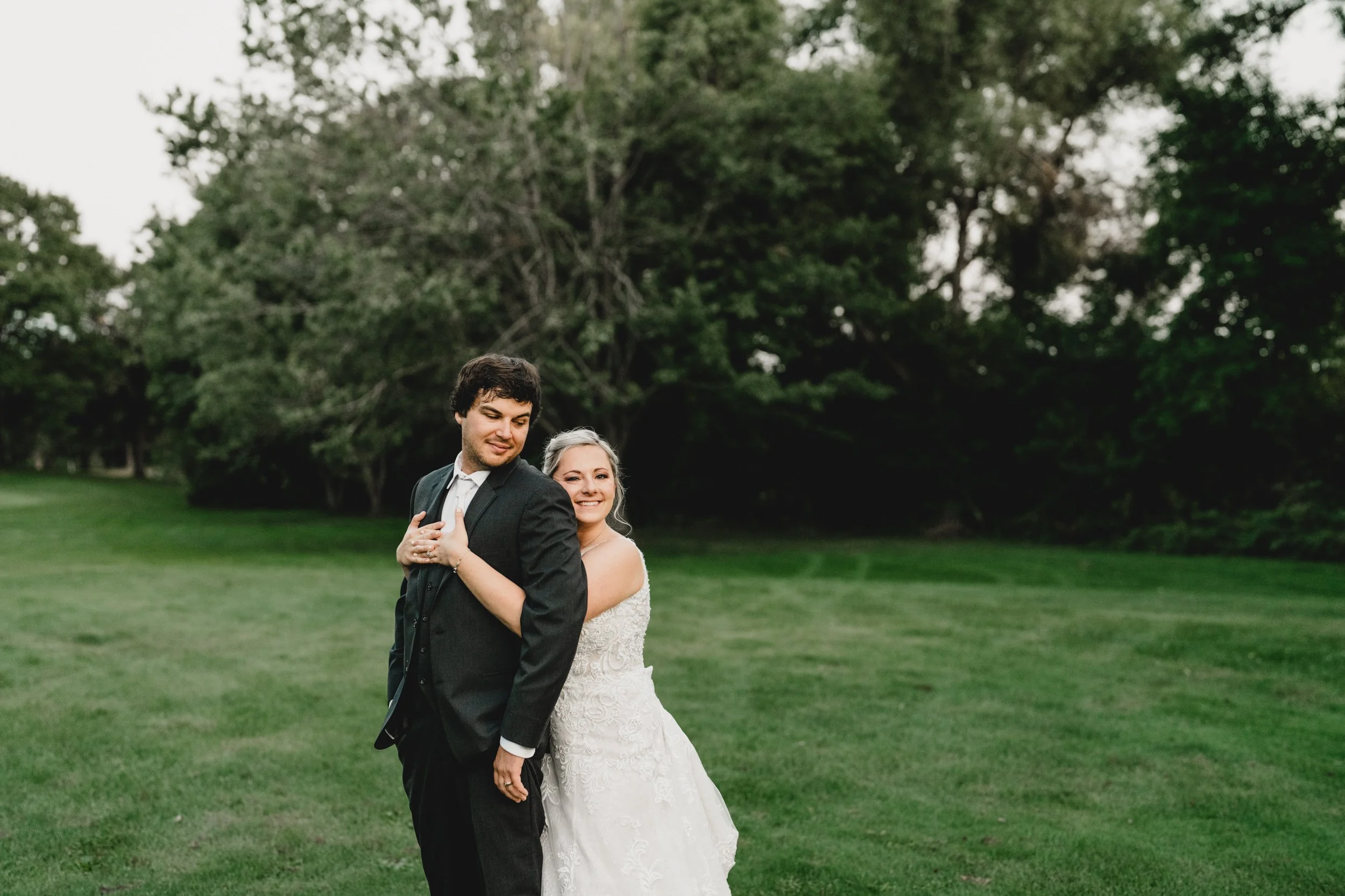 engle-olson-hannah-scott-wedding-previews- (37 of 49).jpg