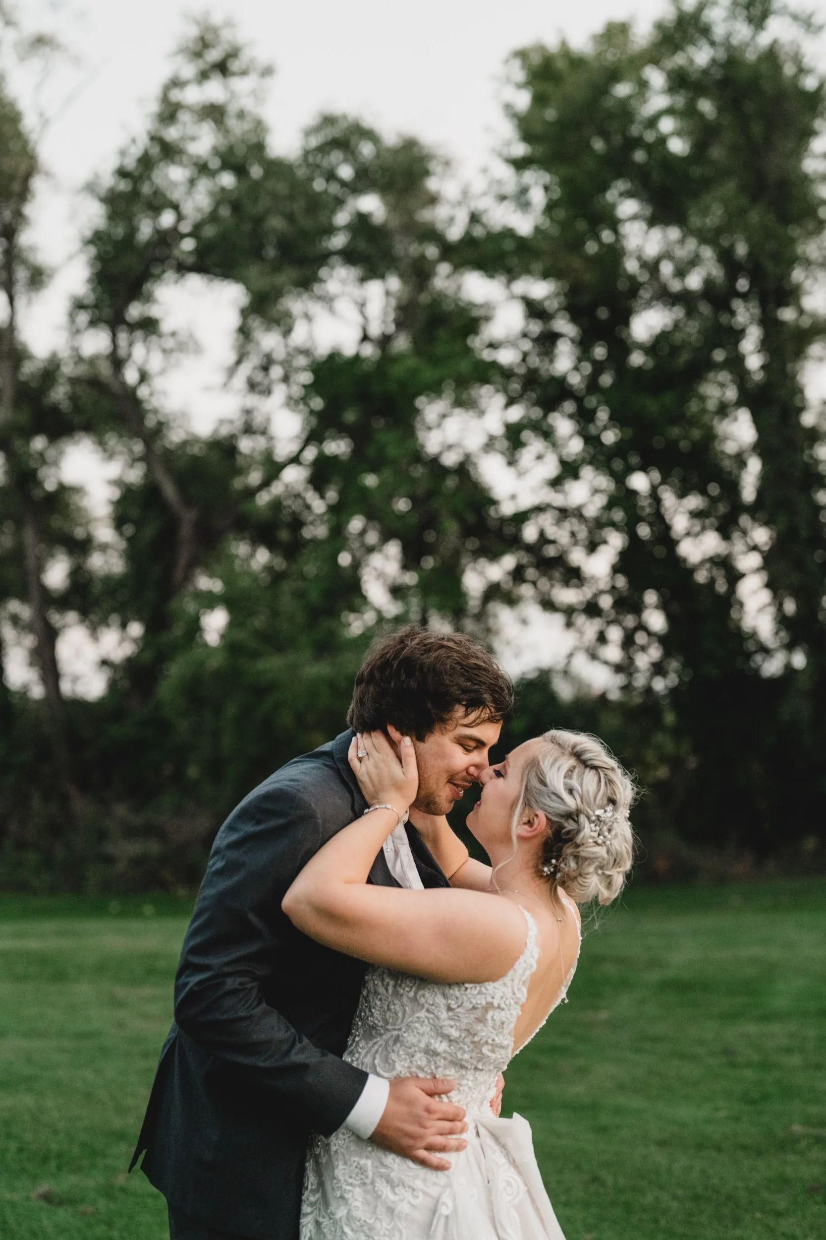 engle-olson-hannah-scott-wedding-previews- (41 of 49).jpg